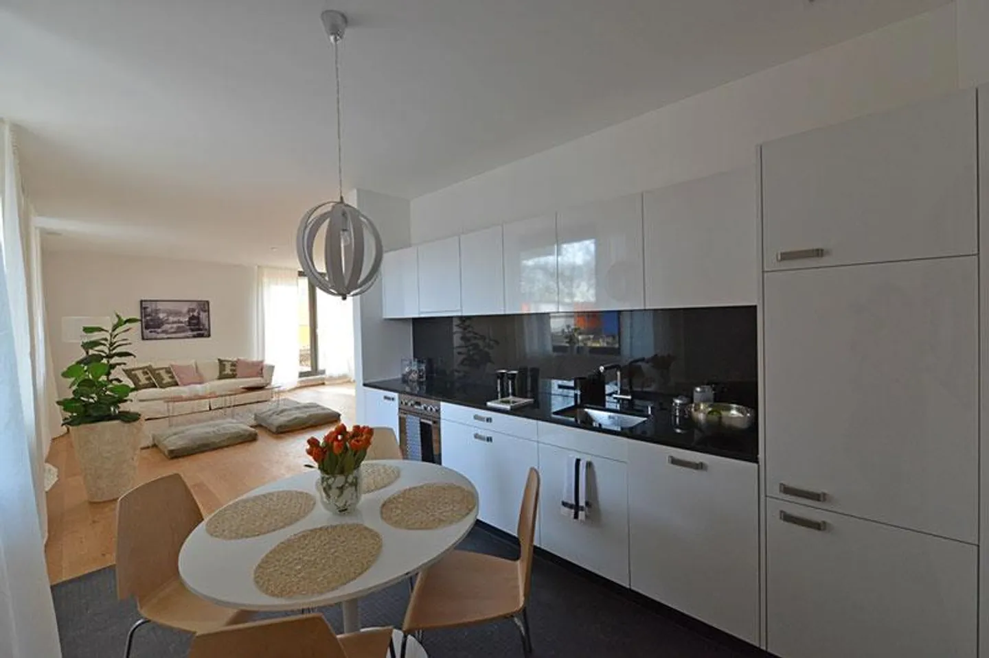 Topmoderne Wohnung an zentraler Lage unweit vom Bahnhof Stettbach - Foto 5 von 8