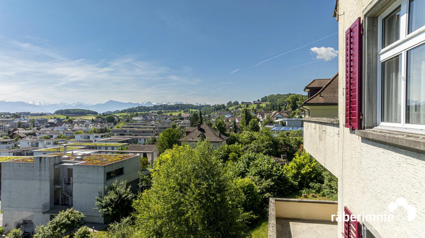 MEHRGENERATIONENHAUS AN BESTER LAGE, GROSSES GRUNDSTÜCK (GF: 1'370 M2) - Foto 2 von 10