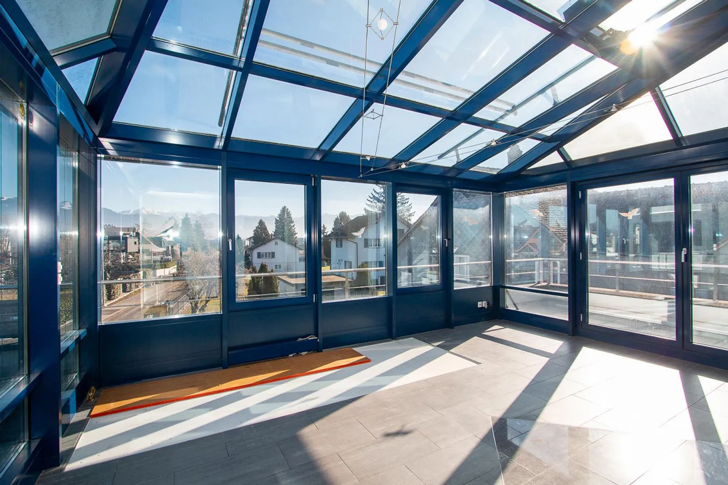 Grande maison individuelle de 8½ pièces dans un emplacement central - Photo 6 sur 30