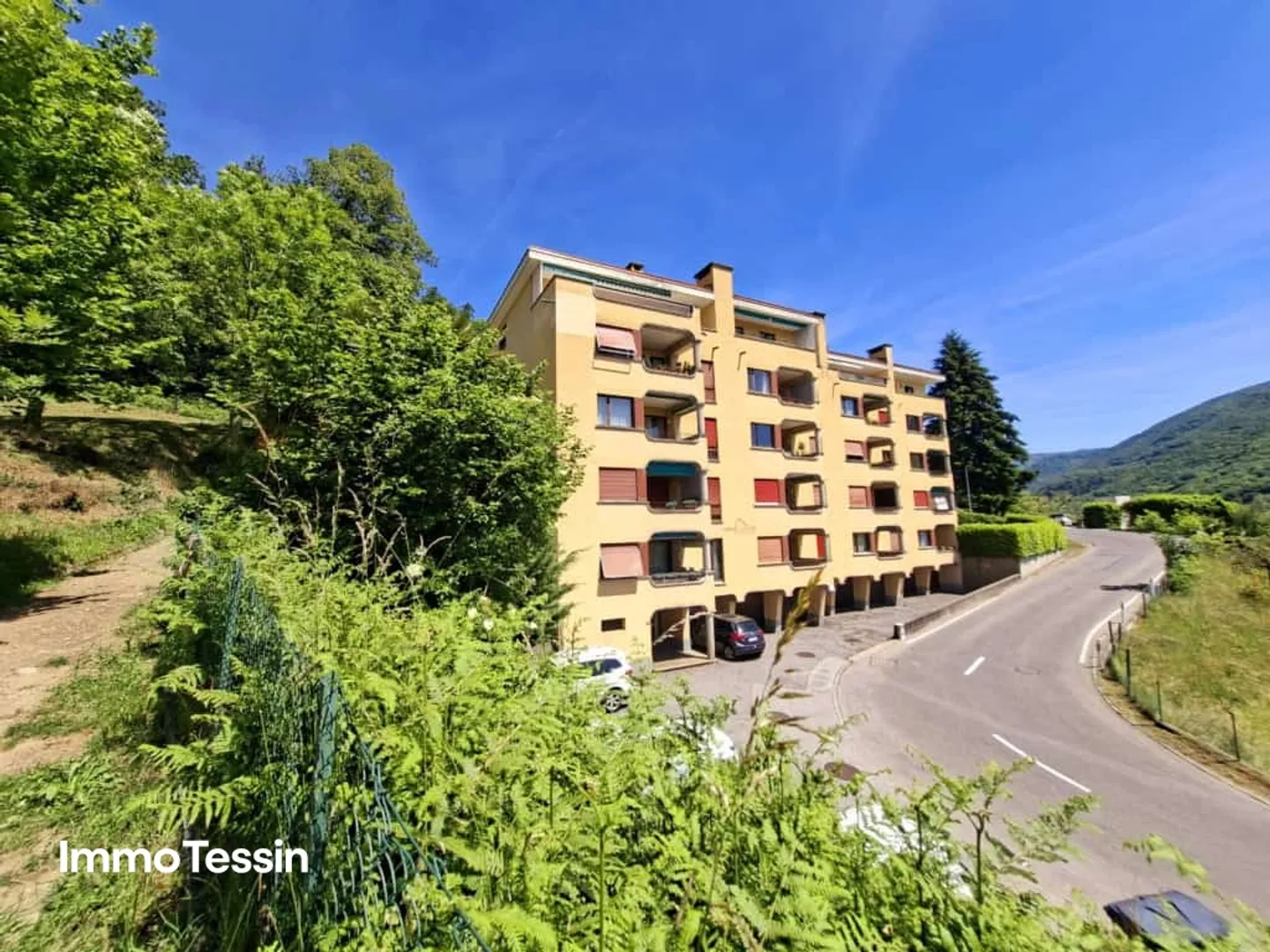 DEUXIÈME MAISON - Détendez-vous avec piscine et vue sur le San Salvatore - Photo 4 sur 13