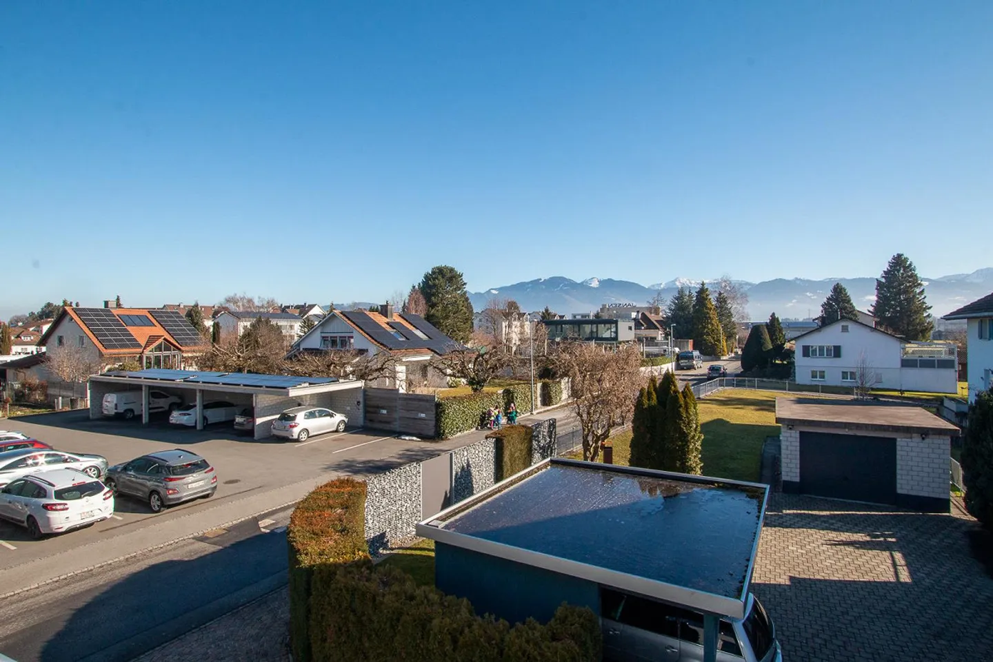 Grande maison individuelle de 8½ pièces dans un emplacement central - Photo 9 sur 30