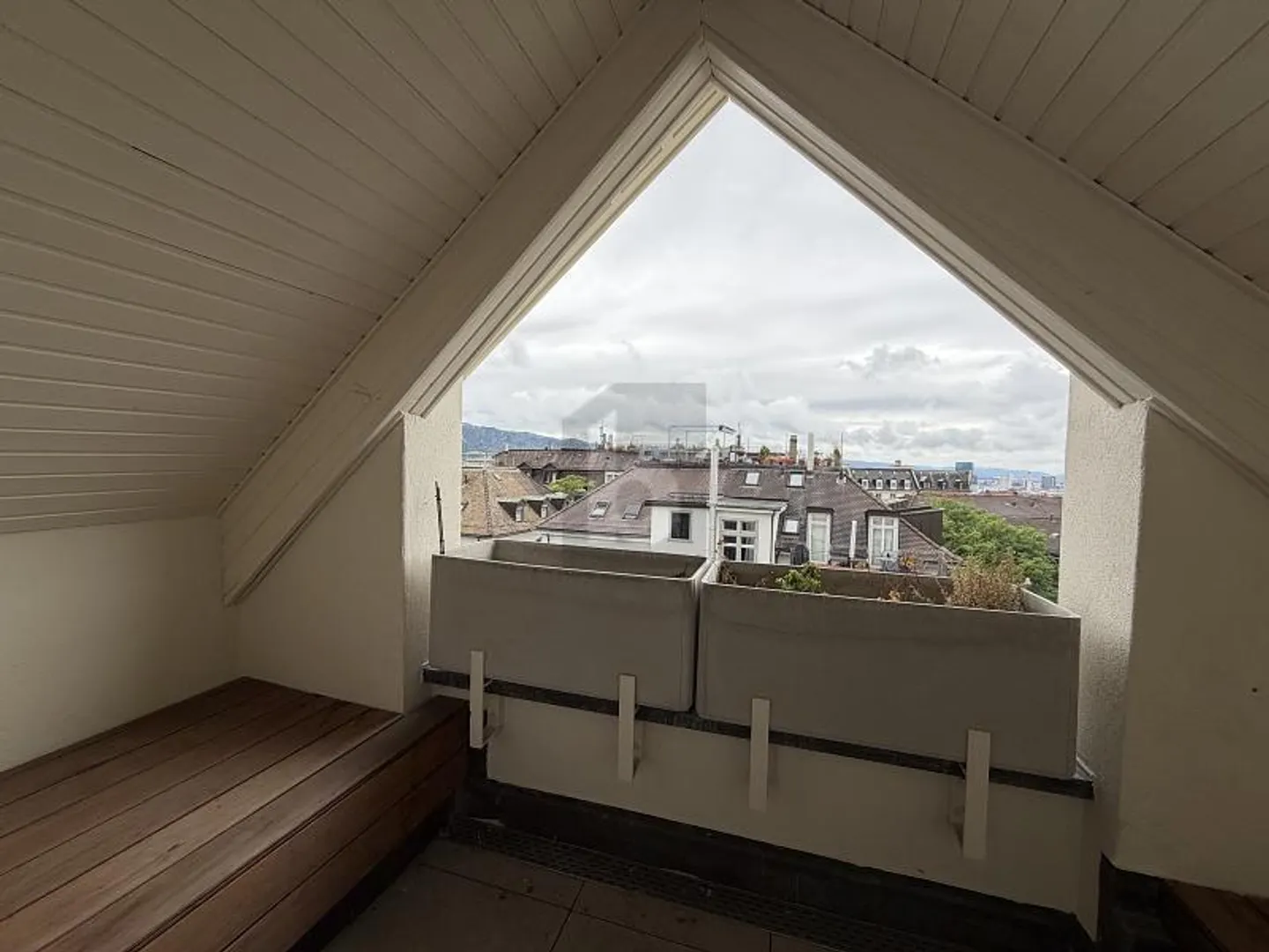 Moderne Maisonette in Zürich - Foto 4 von 5