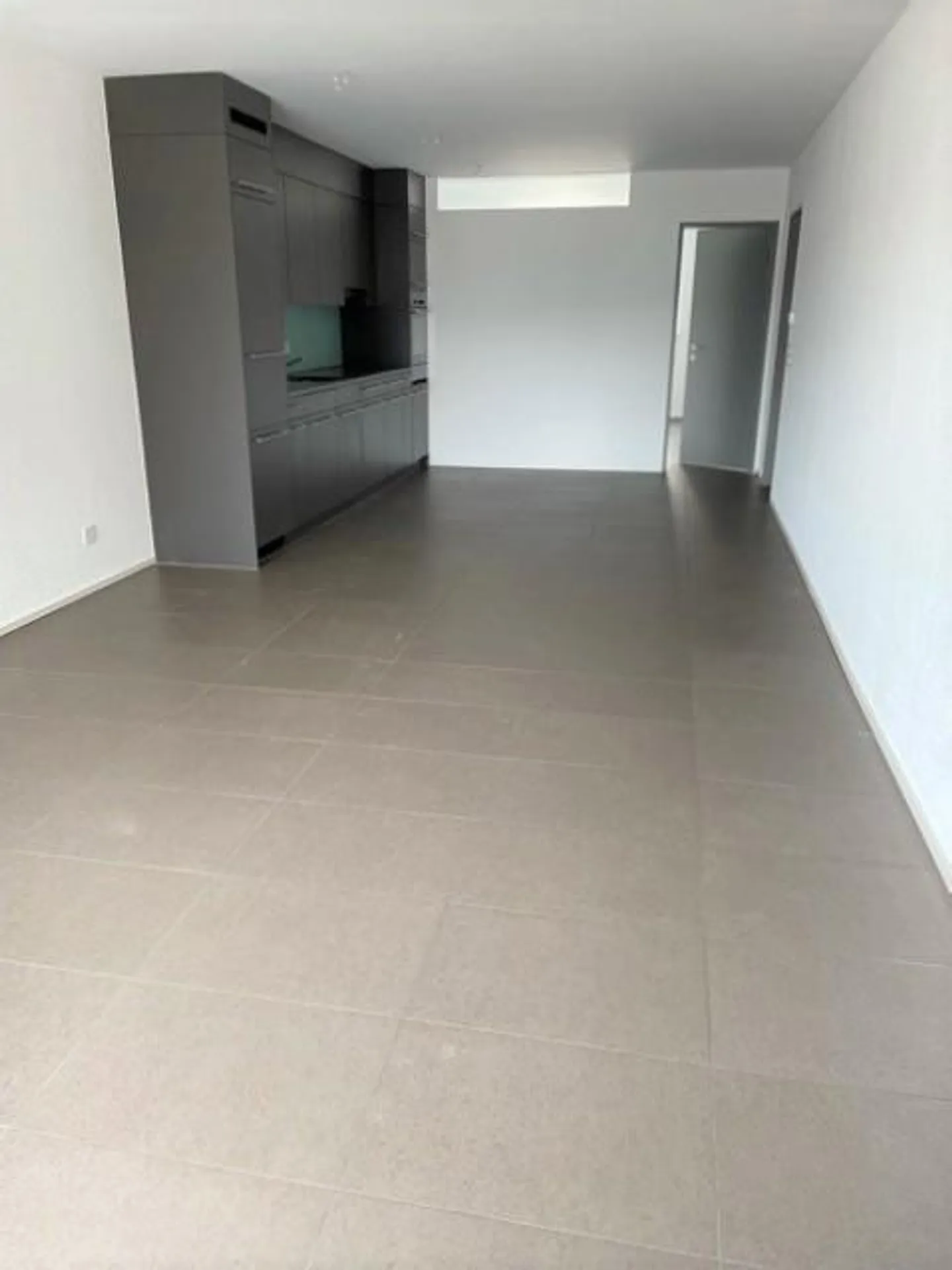 Appartamento moderno 3.5 locali in posizione centrale - Foto 4 di 12