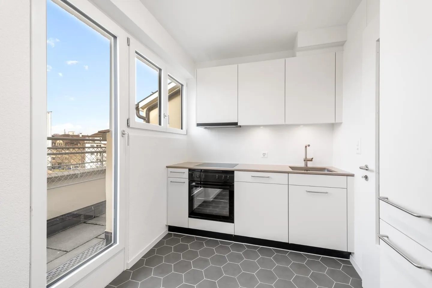 Recentemente ristrutturato - Centrale - Moderno - La tua nuova casa? - Foto 10 di 13