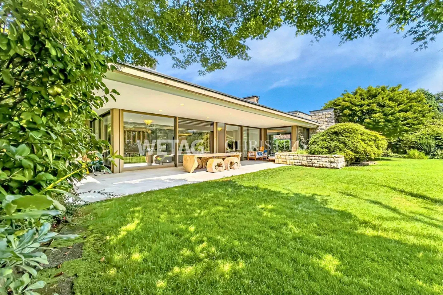 Lugano-Magliaso: magnificent villa with indoor pool, directly on Lake Lugano - Photo 1 of 13