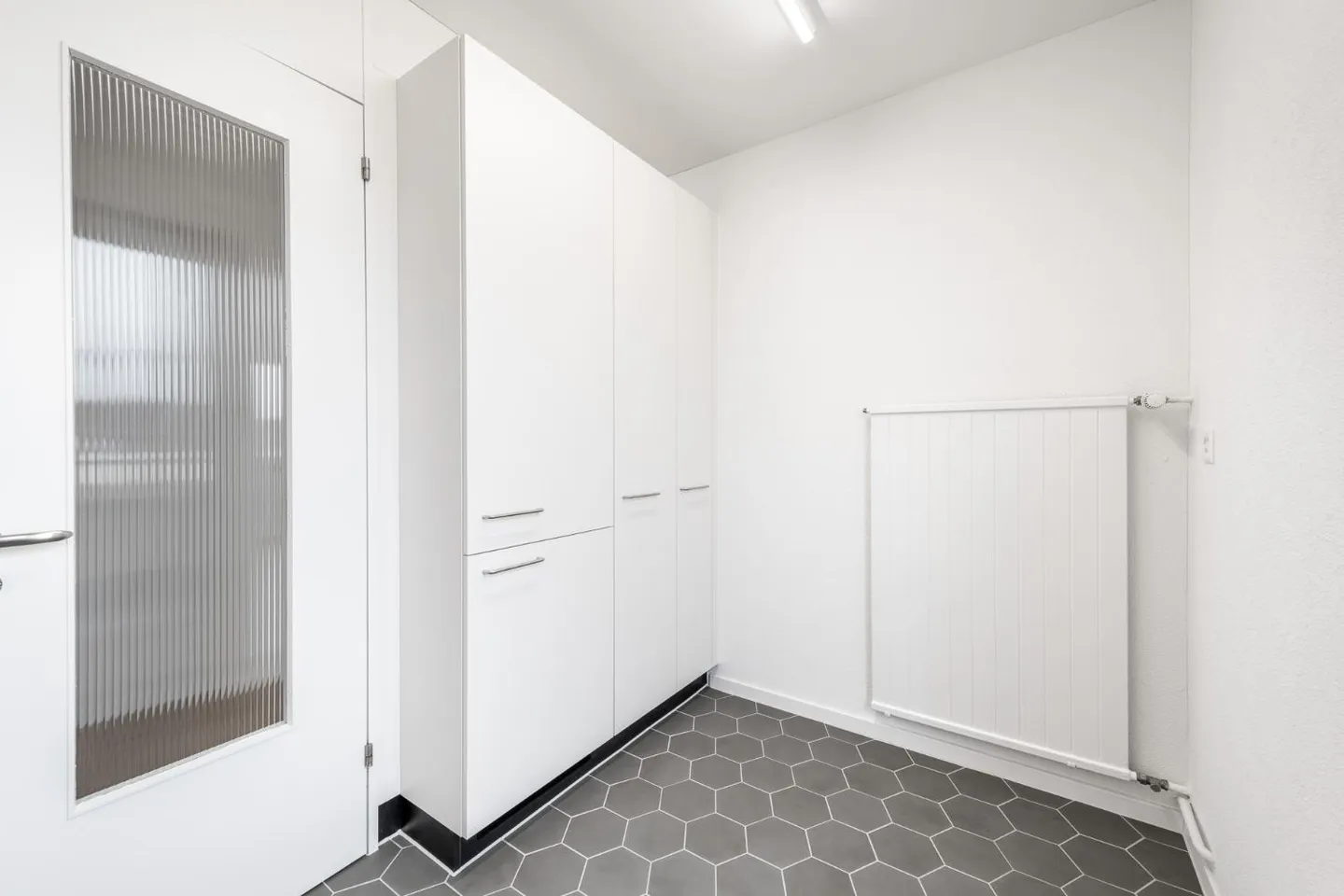 Recentemente ristrutturato - Centrale - Moderno - La tua nuova casa? - Foto 11 di 13