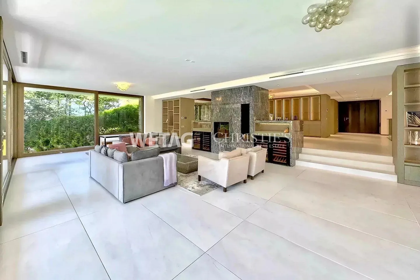 Lugano-Magliaso: magnificent villa with indoor pool, directly on Lake Lugano - Photo 3 of 13