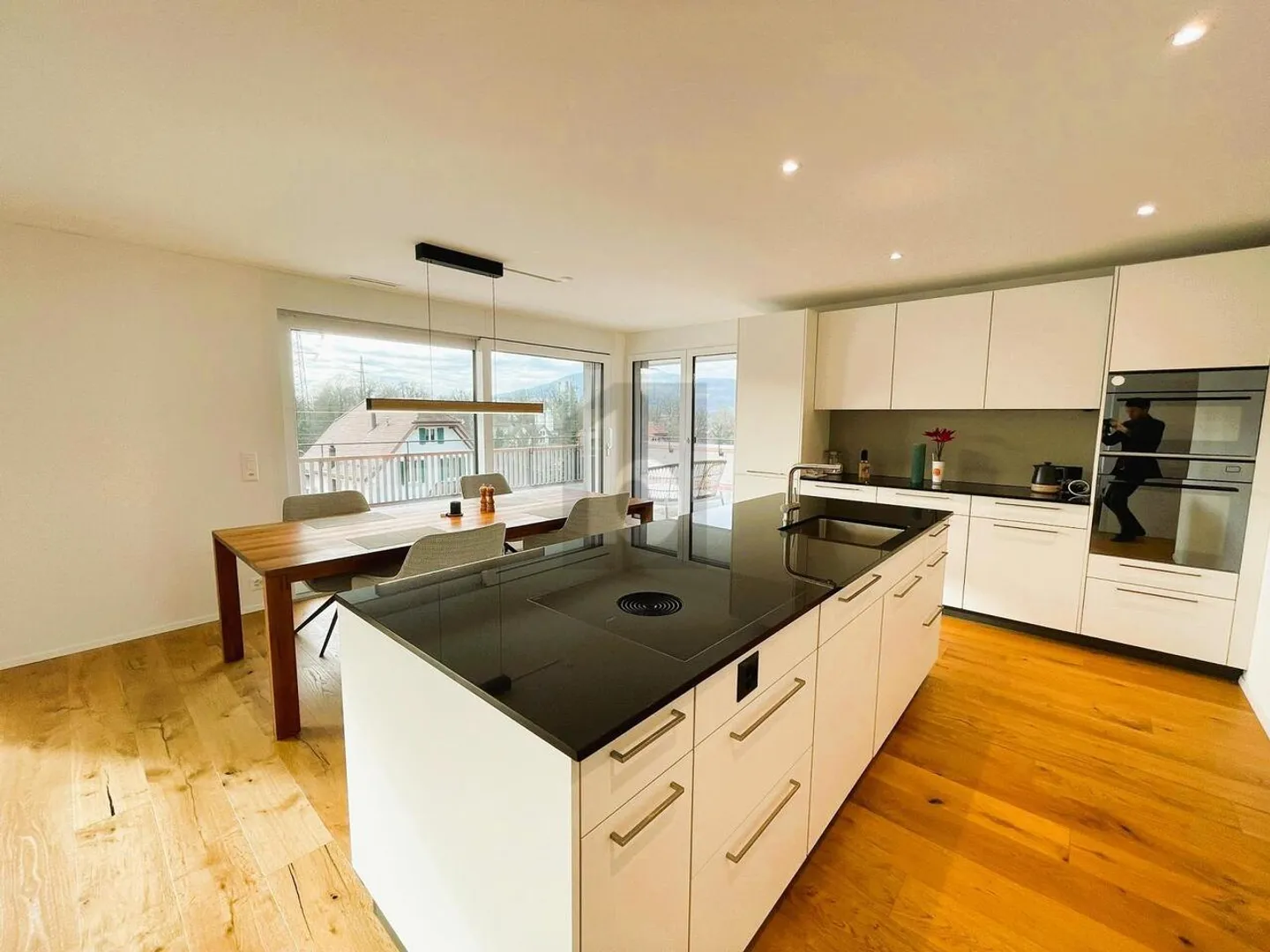 Moderne Attika mit Schlossblick - Foto 3 von 6