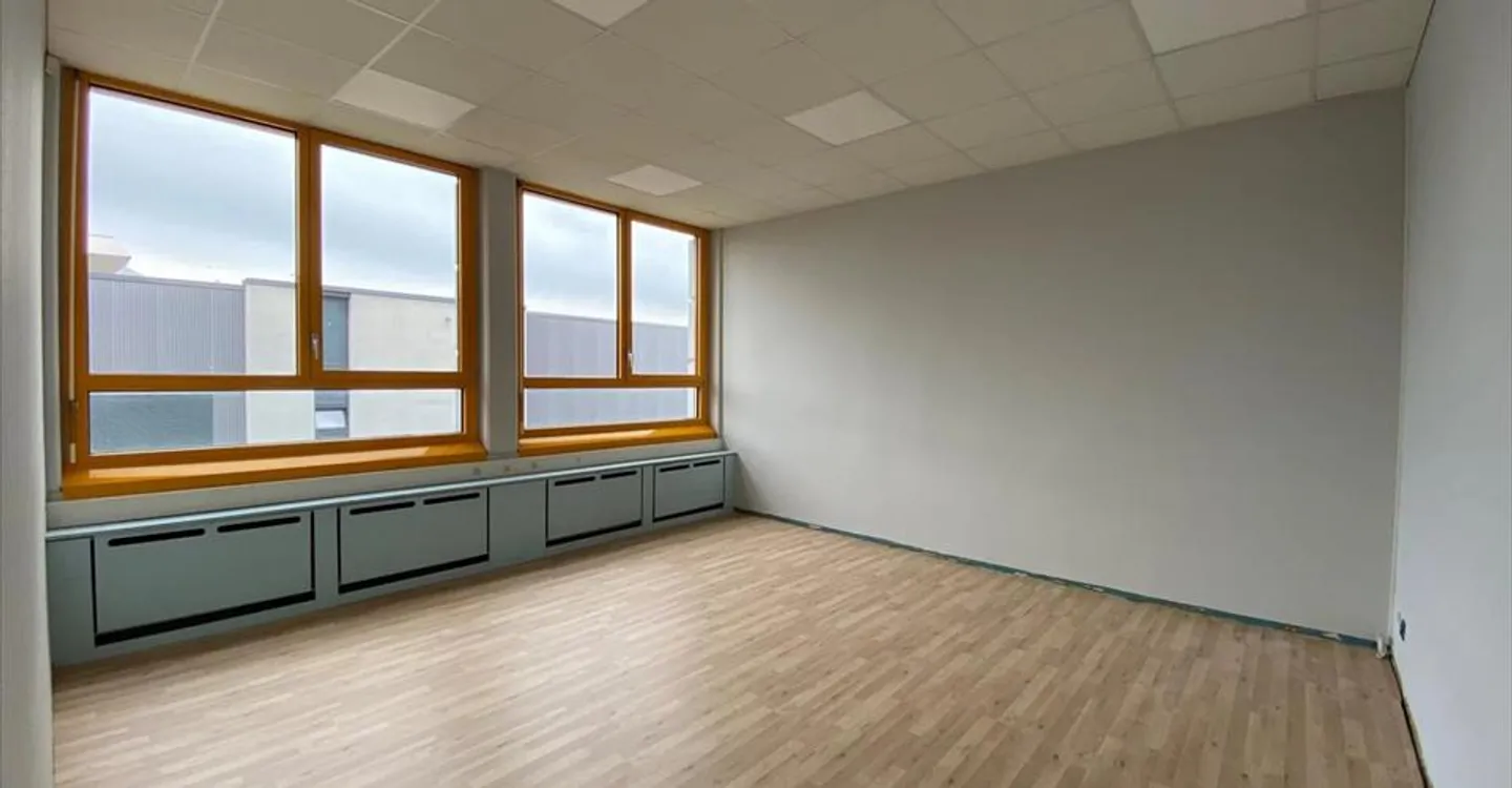 Spazio ufficio in affitto - Foto 1 di 13