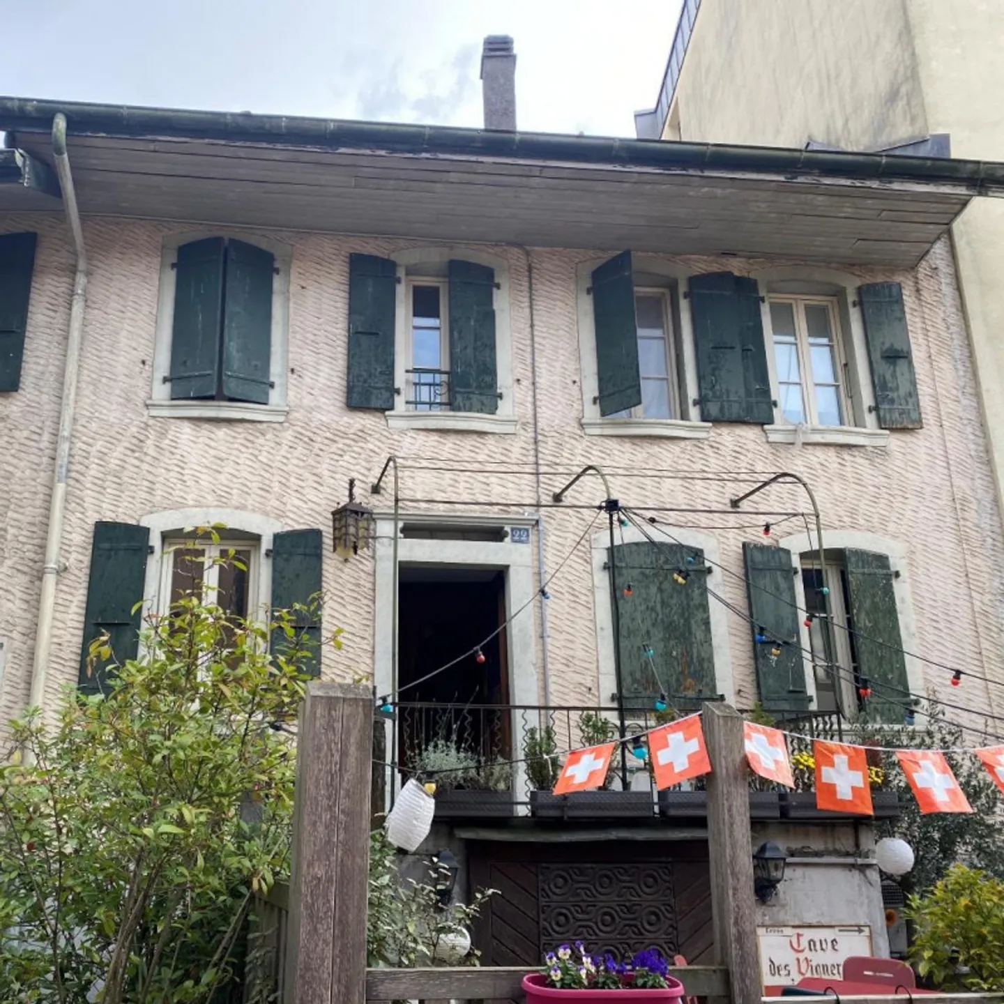 Wohngebäude - Foto 1 von 8