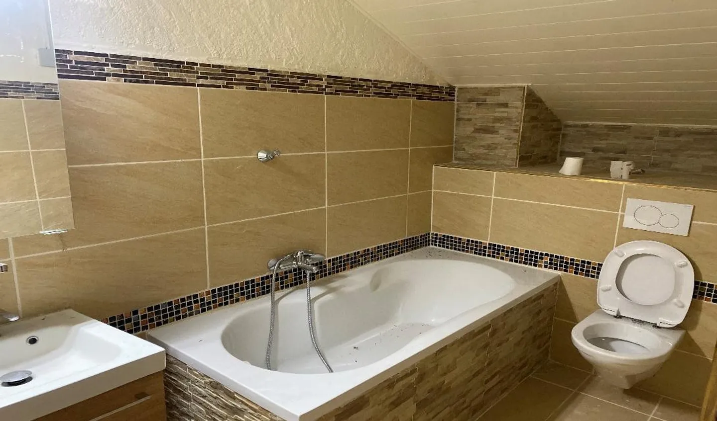 Wohngebäude - Foto 5 von 8