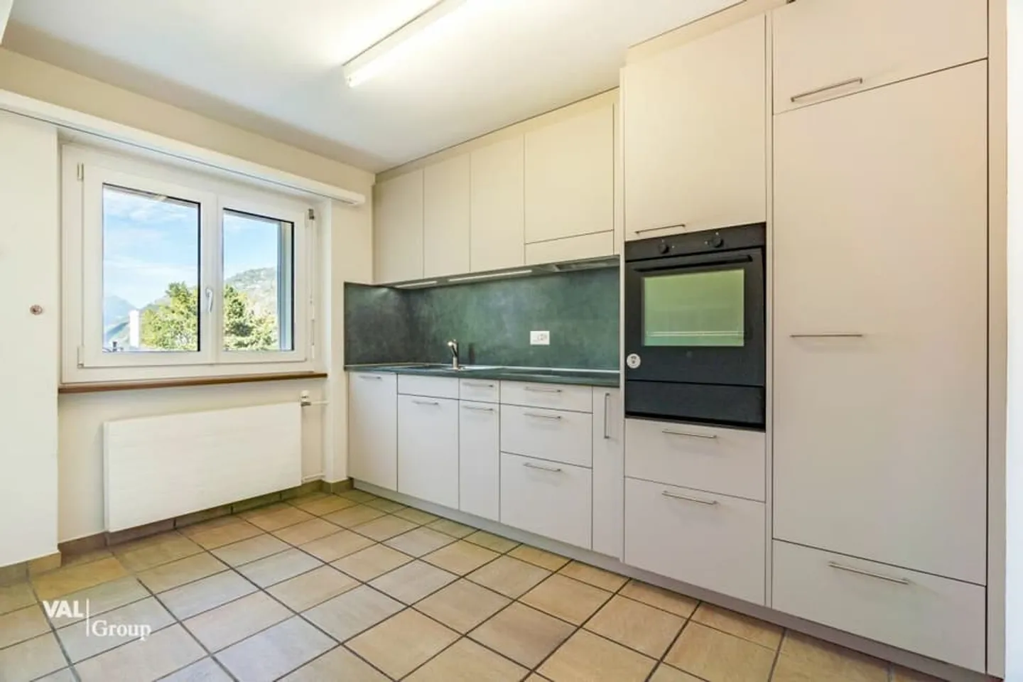 Sunny Living with a Wide View and Plenty of Space to Live - Photo 4 of 13