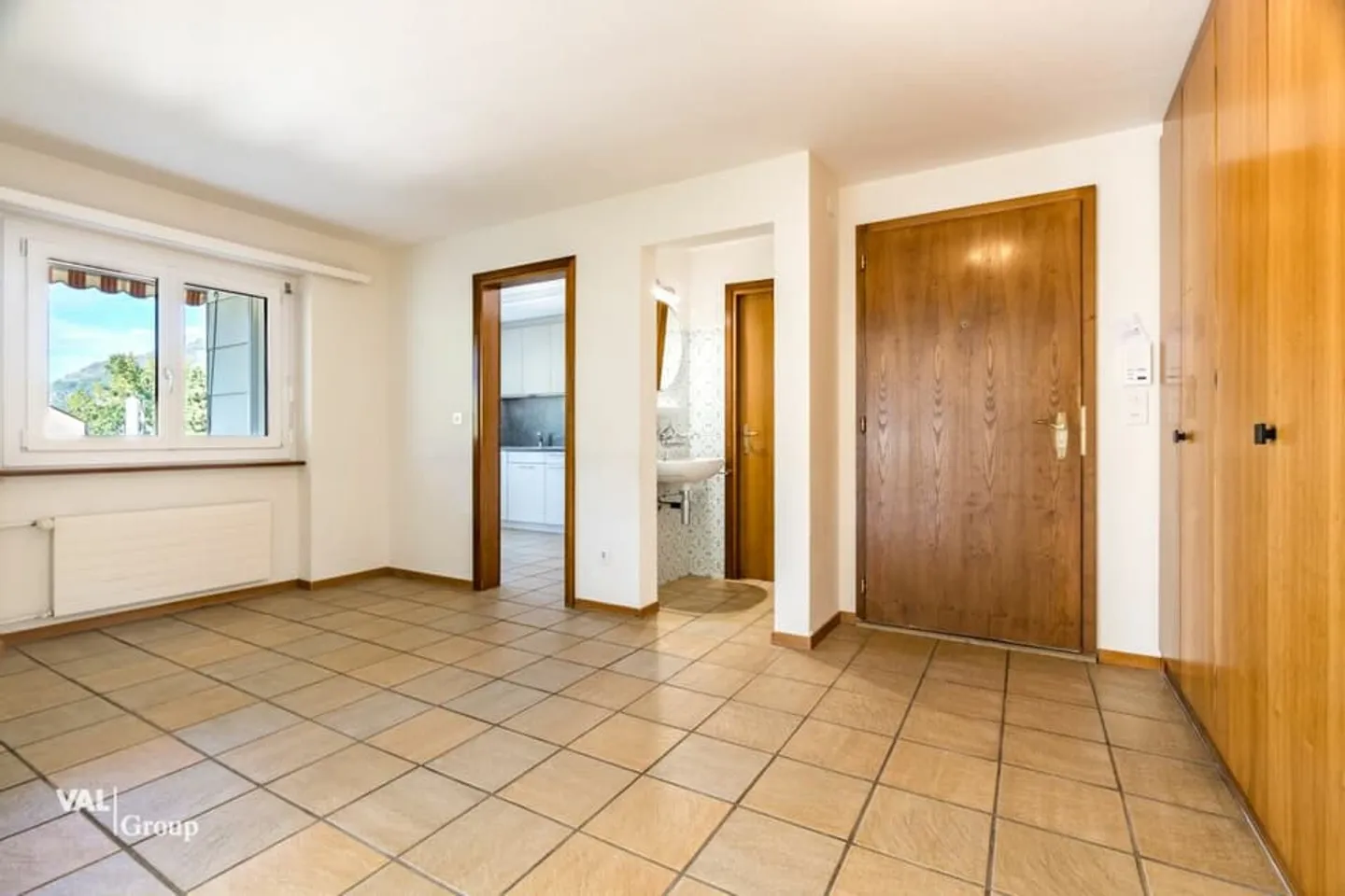 Sunny Living with a Wide View and Plenty of Space to Live - Photo 6 of 13