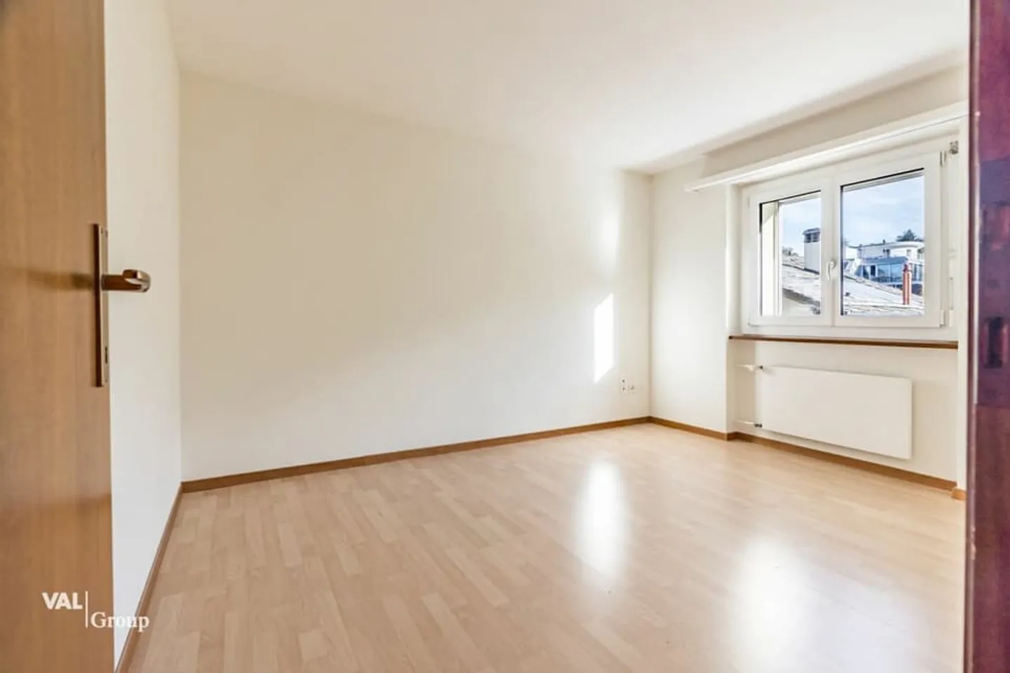 Sunny Living with a Wide View and Plenty of Space to Live - Photo 10 of 13