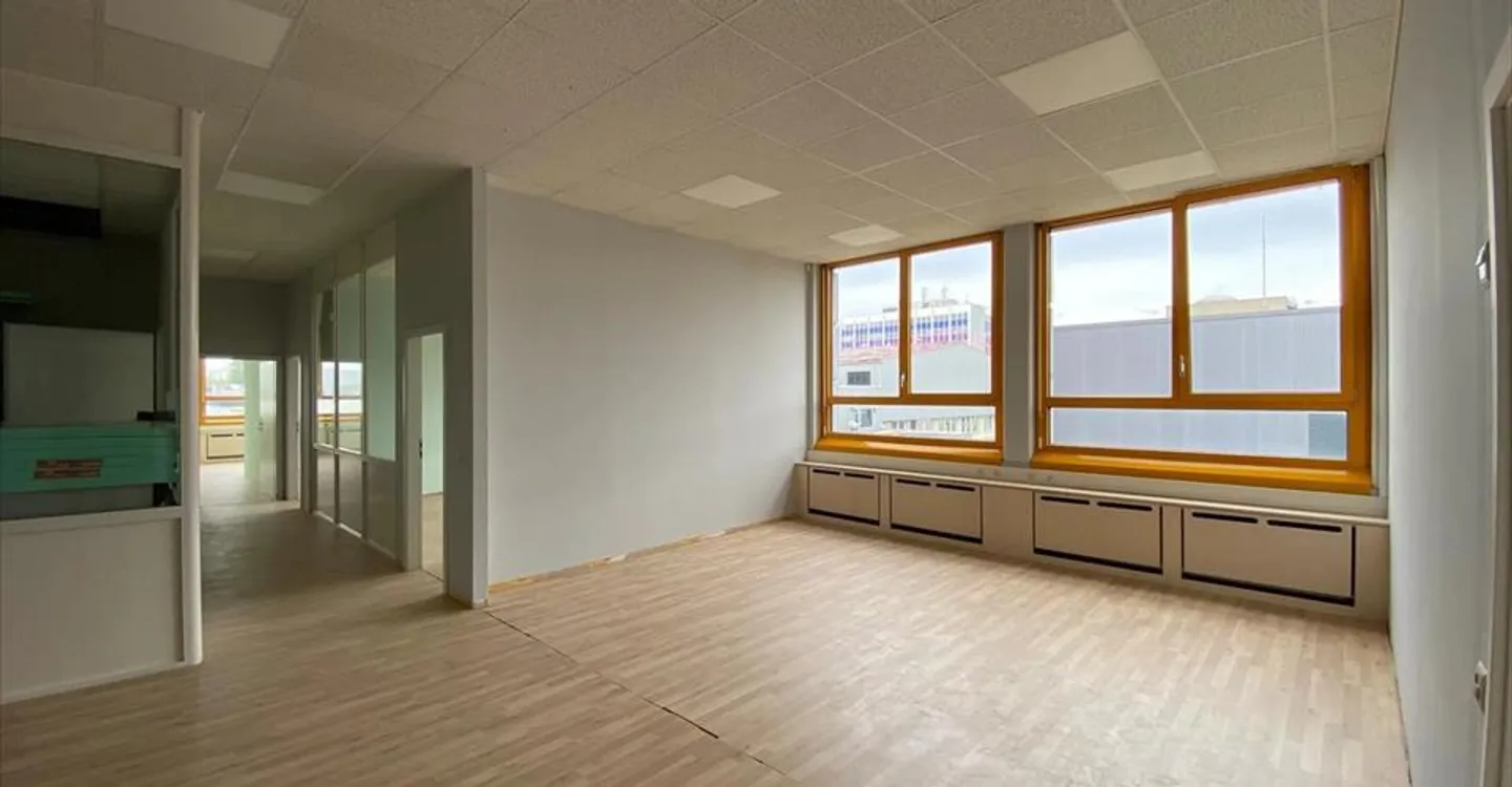 Spazio ufficio in affitto - Foto 10 di 13