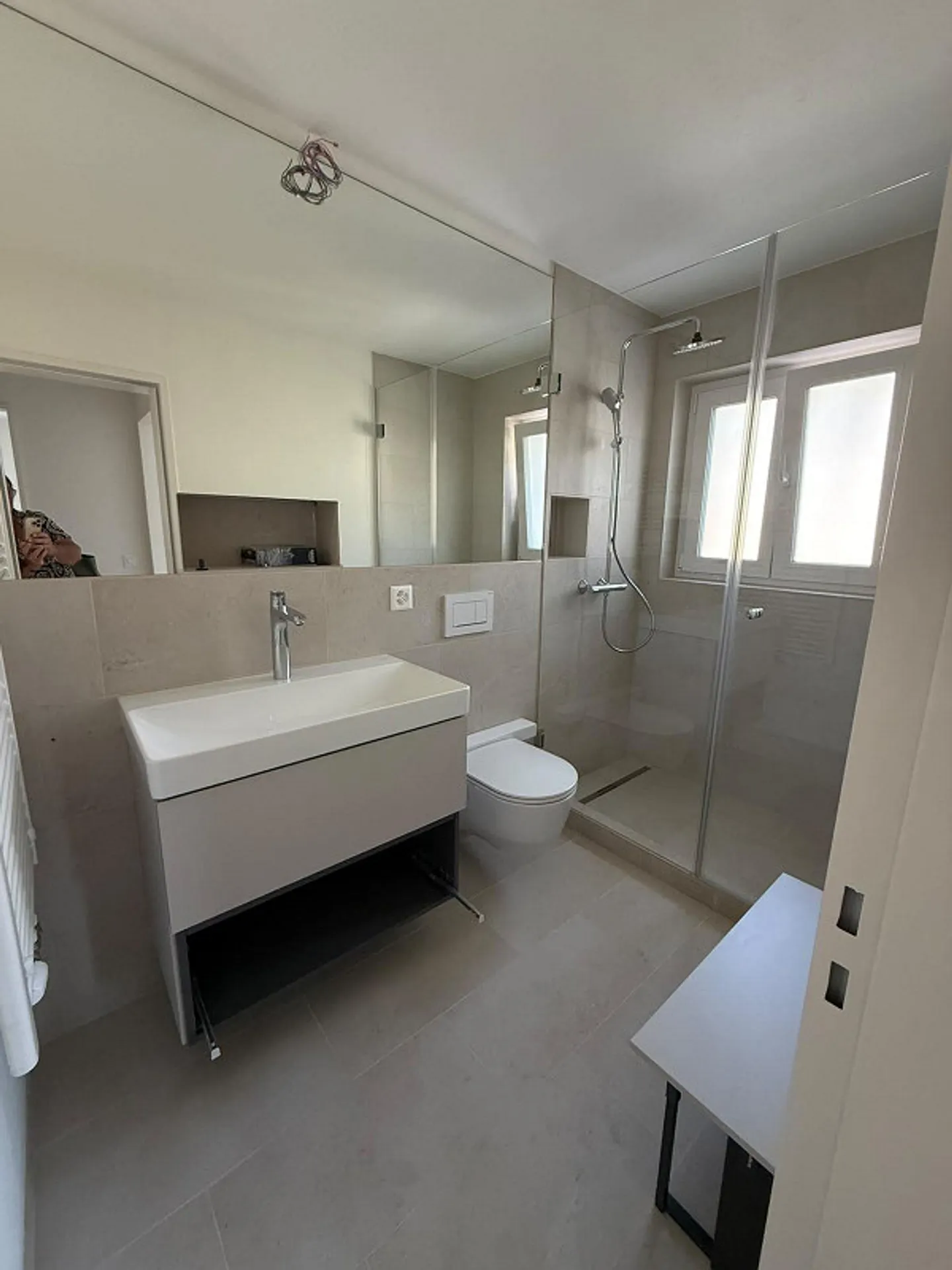 Appartamento di 4.5 locali/ Completamente ristrutturato, in una posizione centrale molto tranquilla - Foto 6 di 18