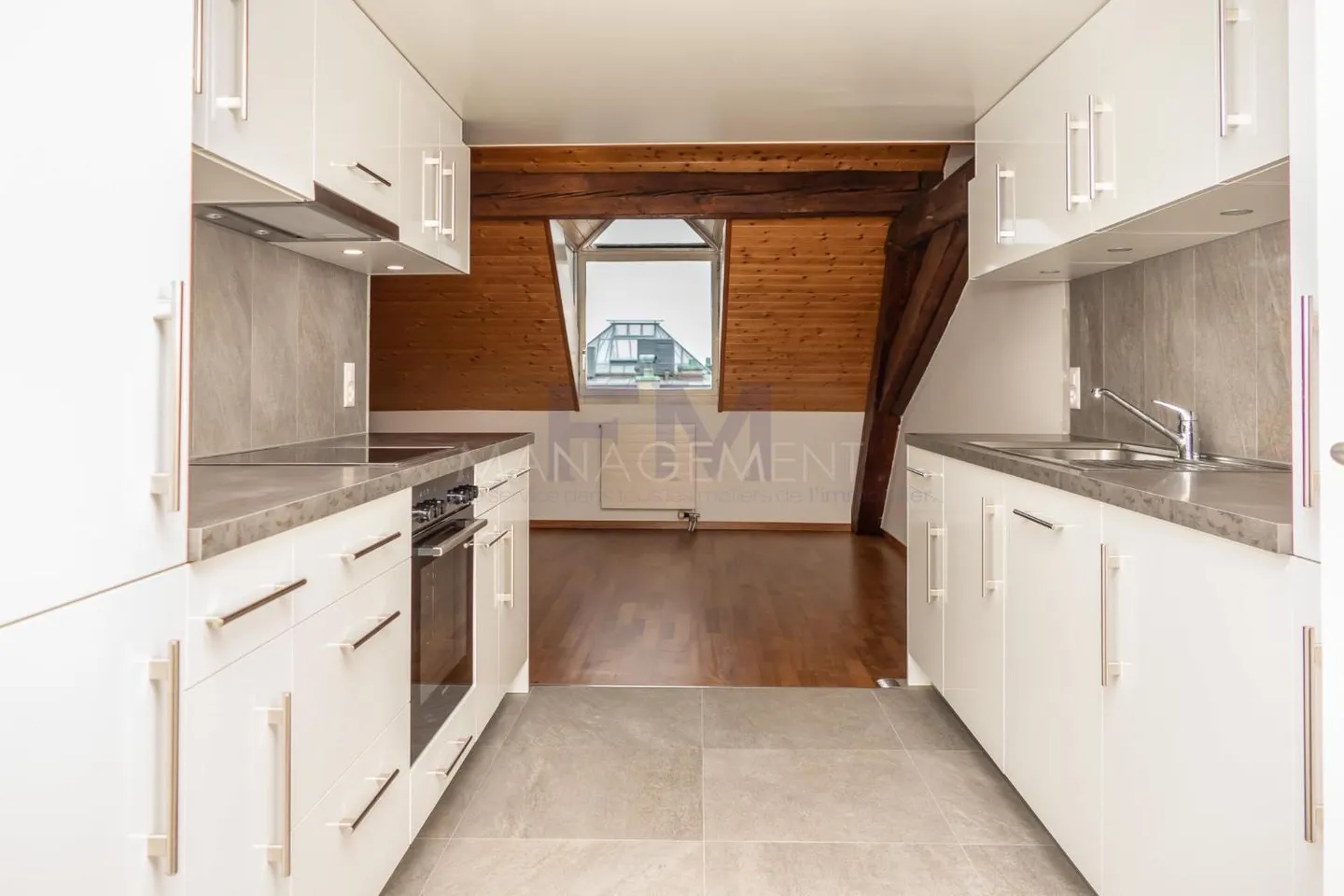Stadtzentrum - Wohnung - Boulevard Helvétique - 3.5 Zimmer im 5. Stock - Foto 1 von 13