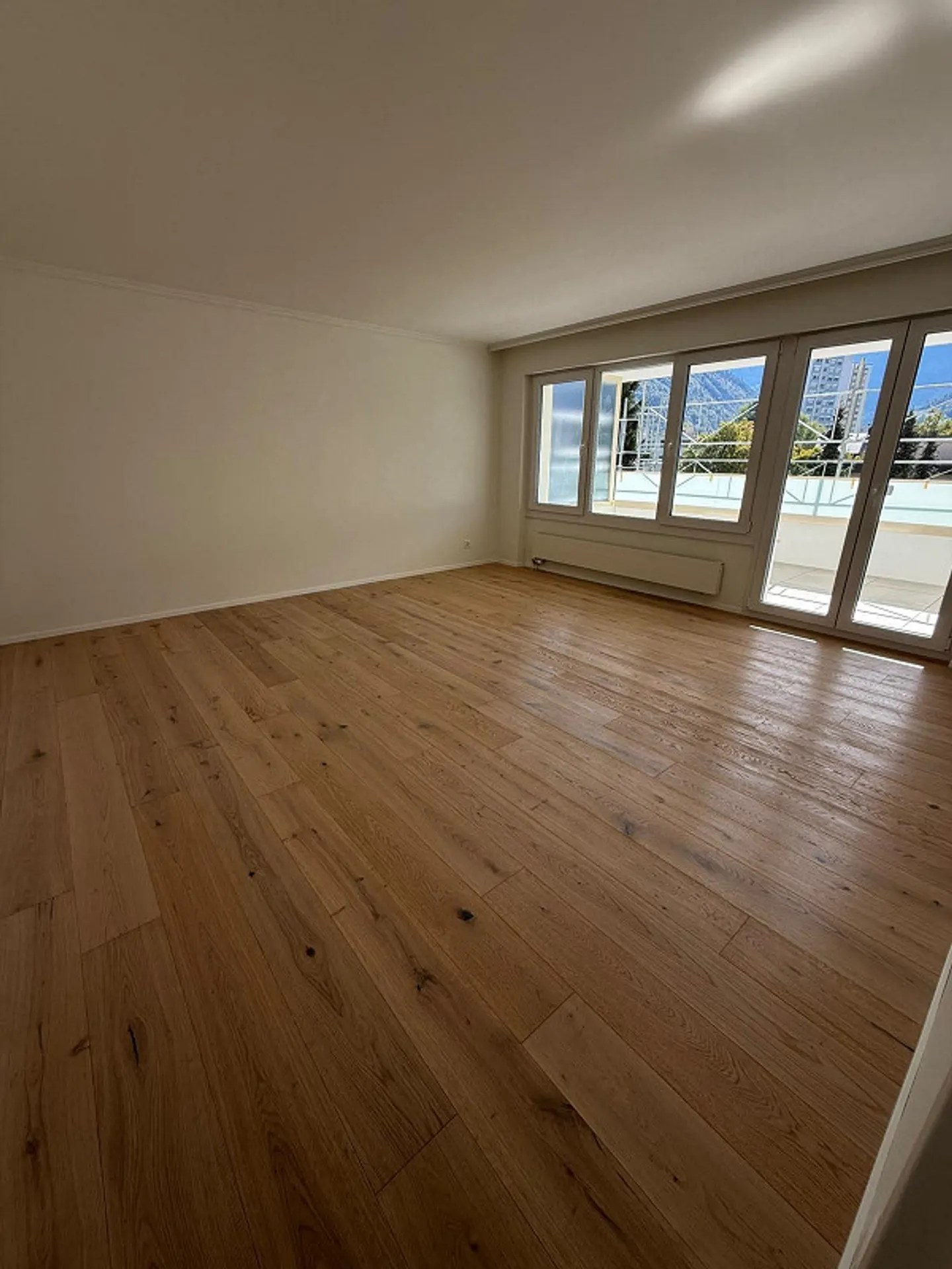 Appartamento di 4.5 locali/ Completamente ristrutturato, in una posizione centrale molto tranquilla - Foto 12 di 18