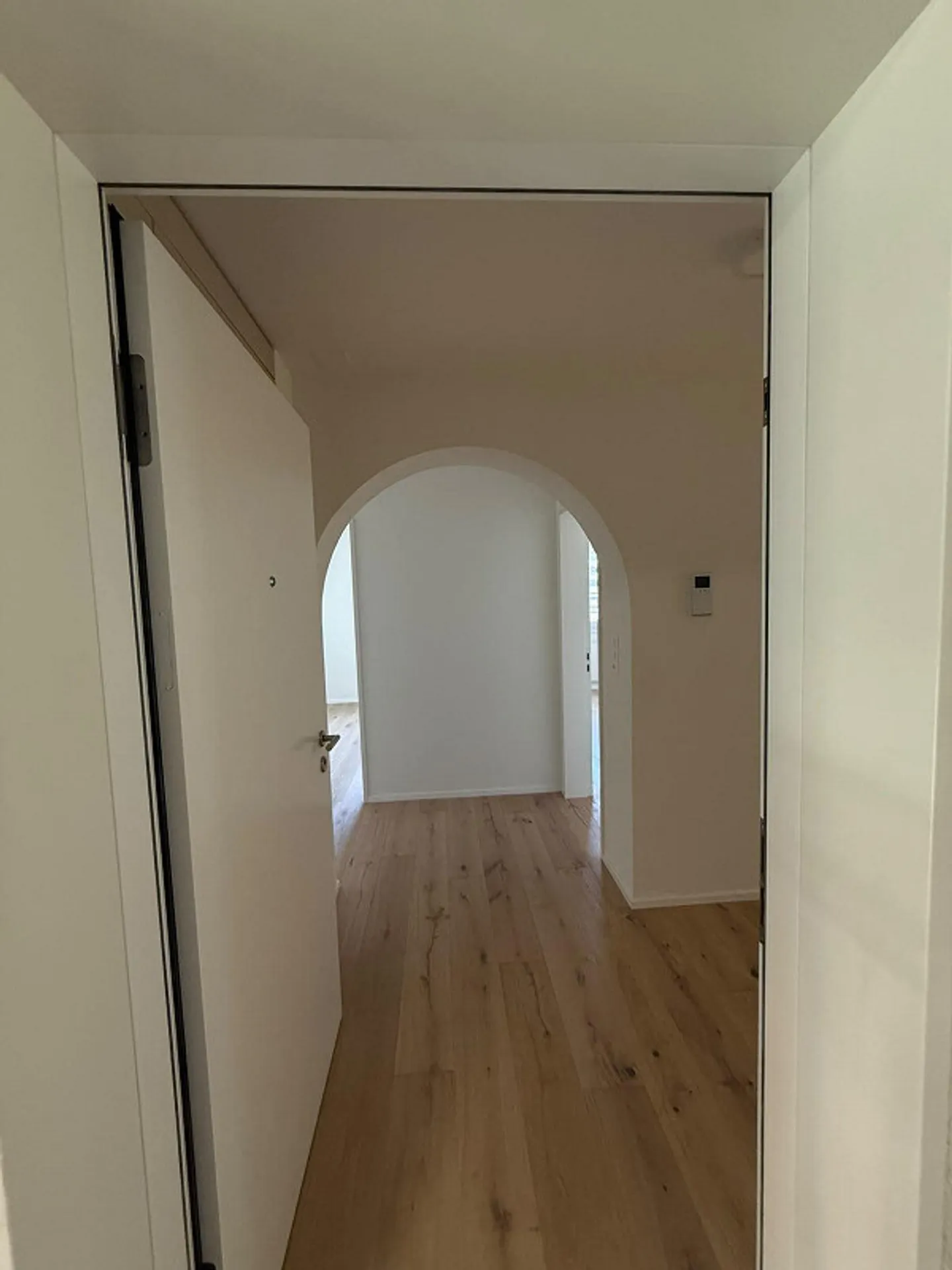 Appartamento di 4.5 locali/ Completamente ristrutturato, in una posizione centrale molto tranquilla - Foto 13 di 18