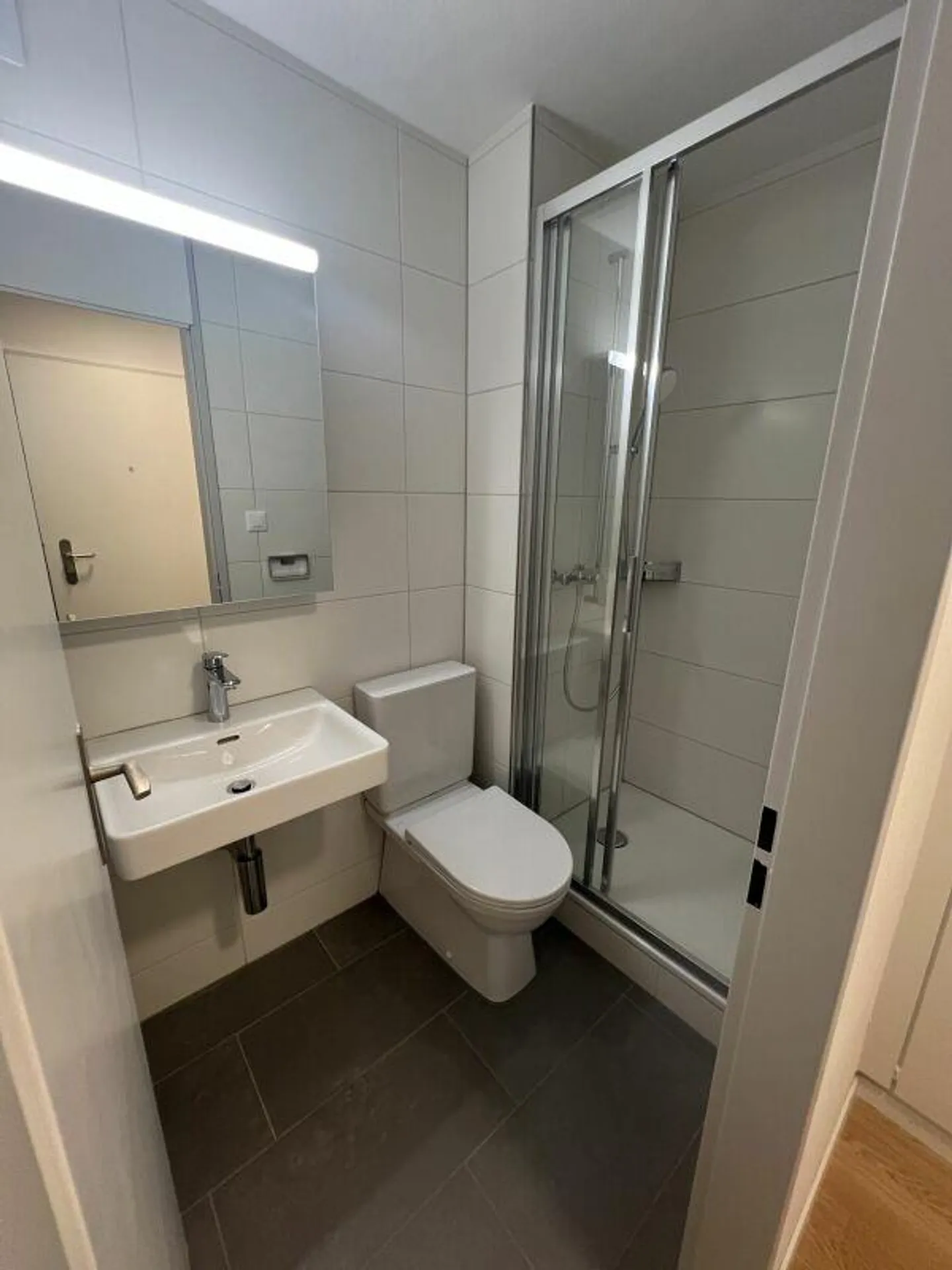 Appartement 1 pièce avec vue imprenable et aménagement moderne - Photo 3 sur 8