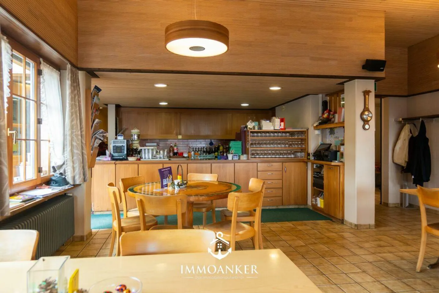 Restaurant réussi avec appartement de 4,5 pièces et beaucoup d'espace extérieur à ... - Photo 5 sur 13
