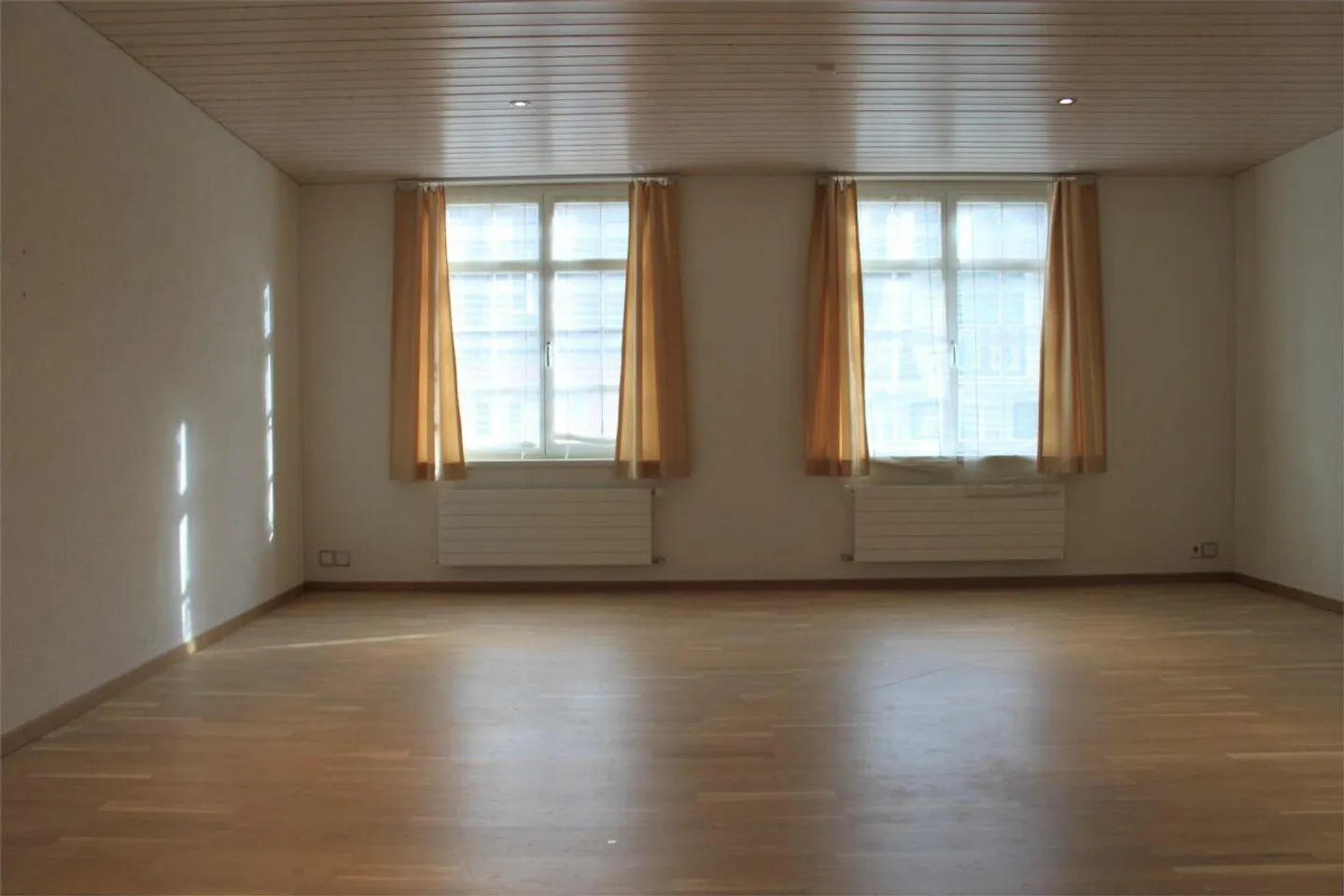 Grande appartement de 2,5 pièces au centre d'Altstätten - Photo 5 sur 9