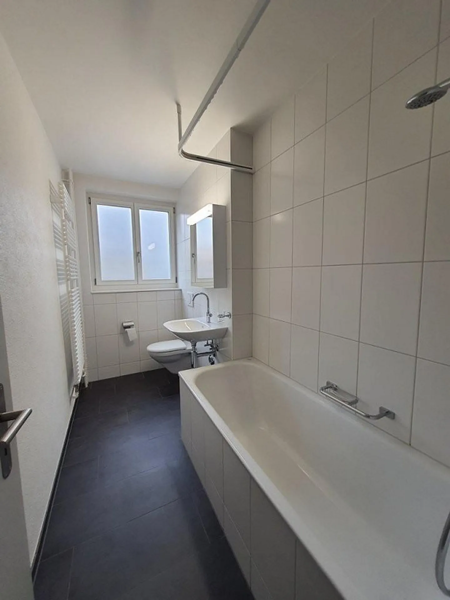 Accogliente appartamento di 2,5 stanze vicino a Loryplatz - Foto 5 di 7