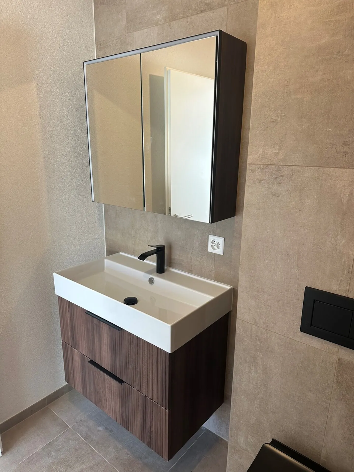 New Apartment - Photo 9 of 15