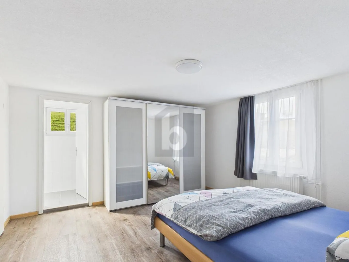 RENOVATED AND FURNISHED WITH FLEXIBLE RENTAL PERIOD - Photo 2 of 6