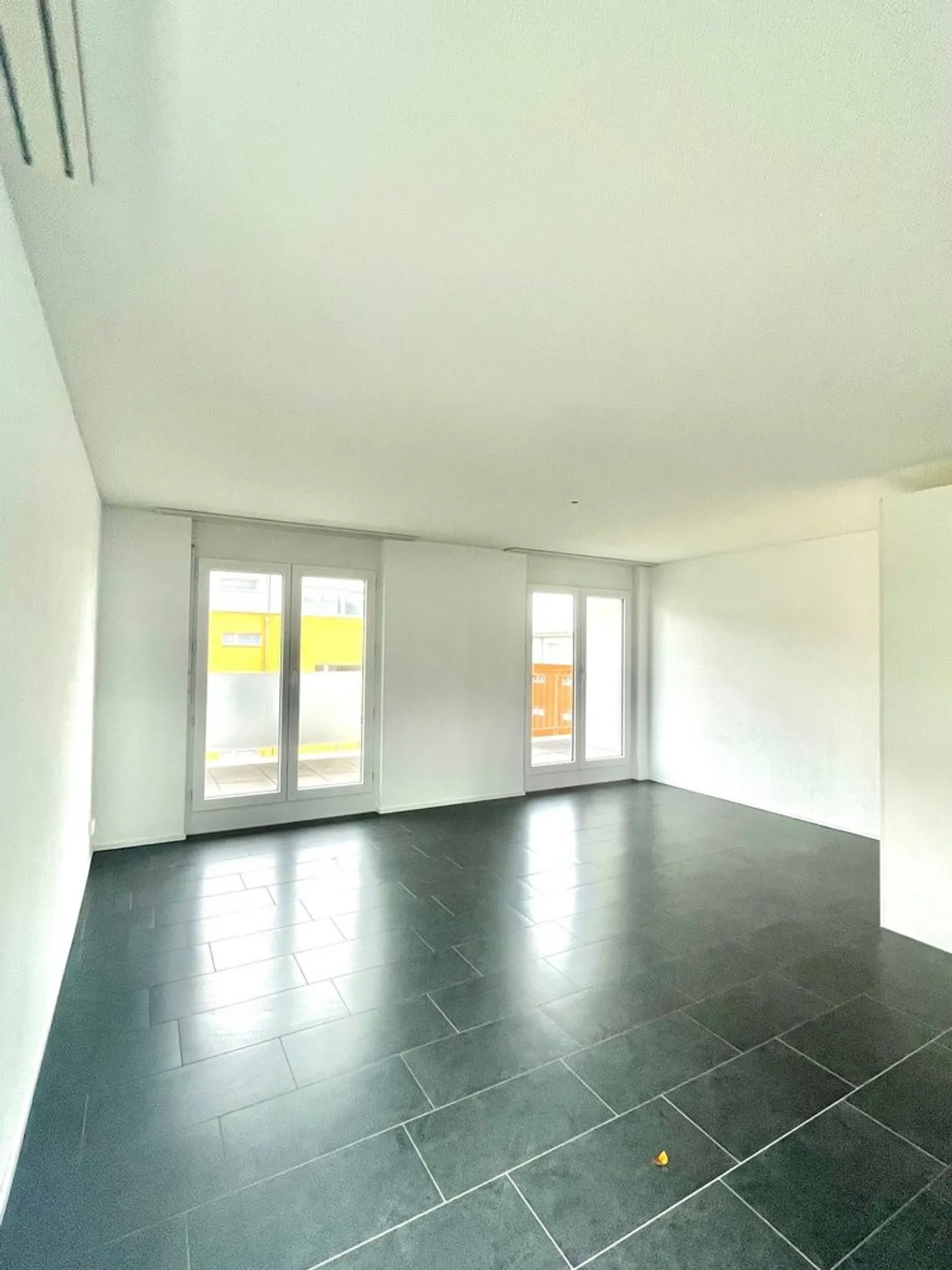 Apartment for rent - Photo 3 of 7