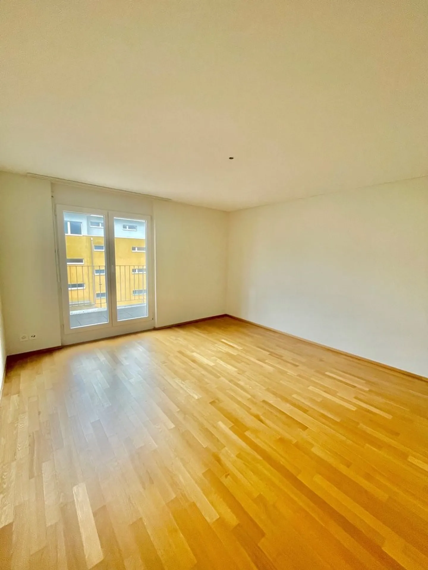 Apartment for rent - Photo 4 of 7