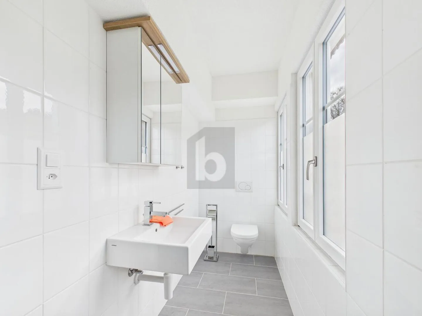 RENOVATED AND FURNISHED WITH FLEXIBLE RENTAL PERIOD - Photo 5 of 6