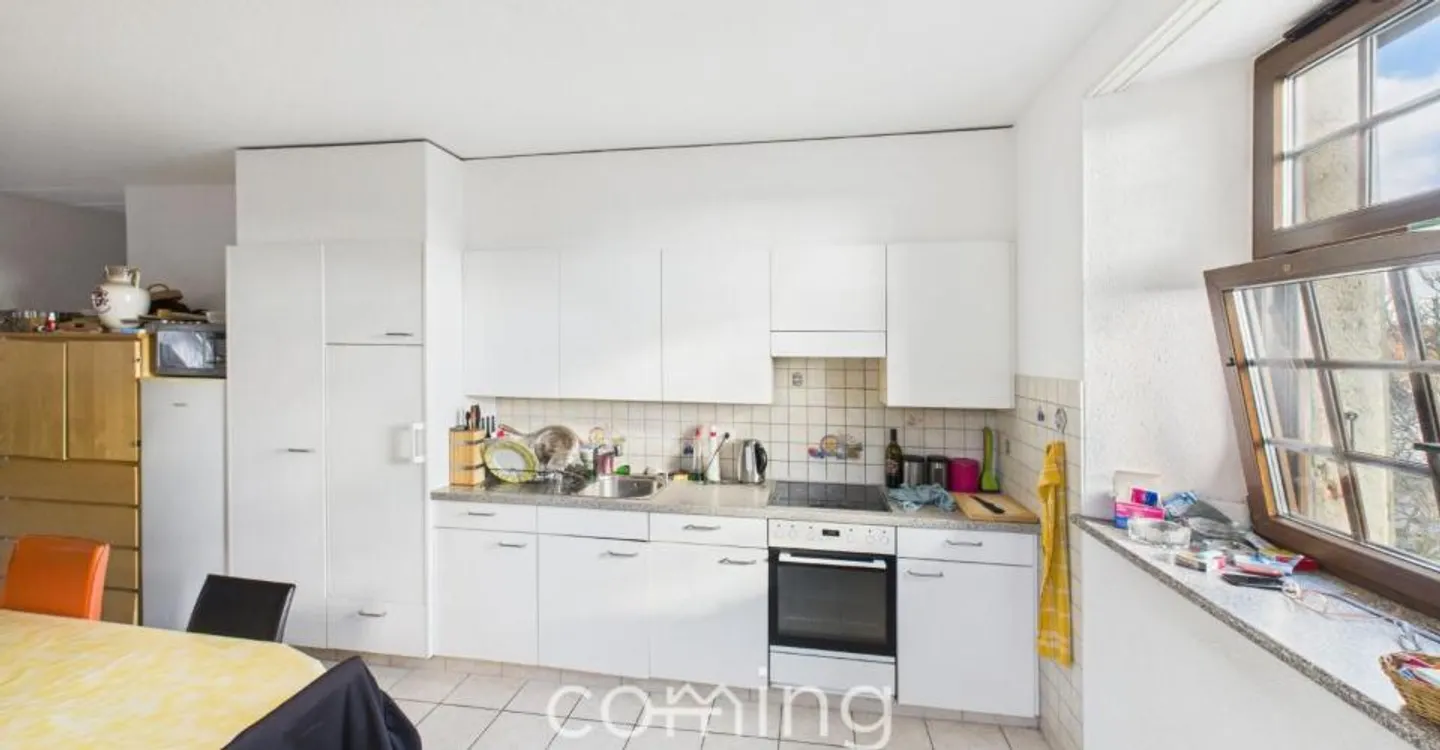 Appartement sous les combles spacieux de 4,5 pièces à Oensingen - avec espace sous les combles extensible et espace bureau supplémentaire - Photo 1 sur 11