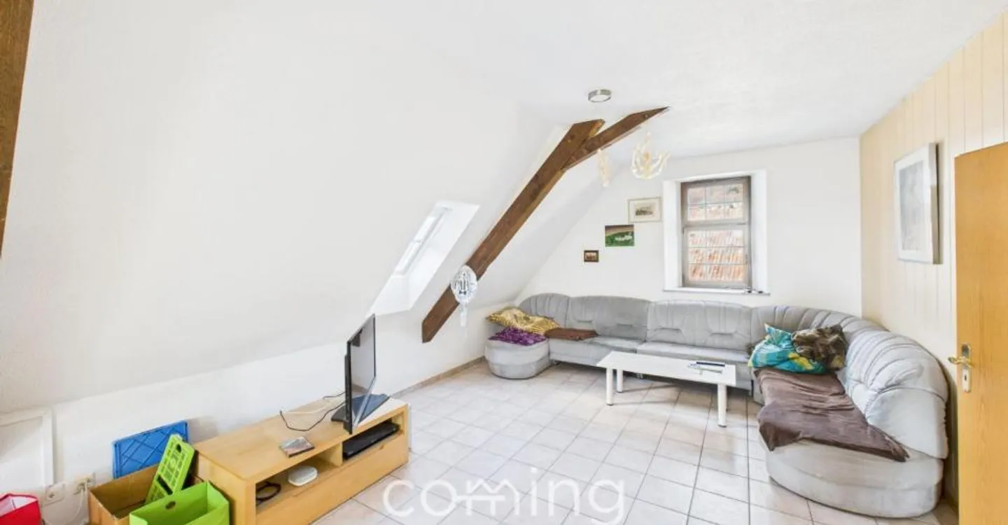 Appartement sous les combles spacieux de 4,5 pièces à Oensingen - avec espace sous les combles extensible et espace bureau supplémentaire - Photo 2 sur 11