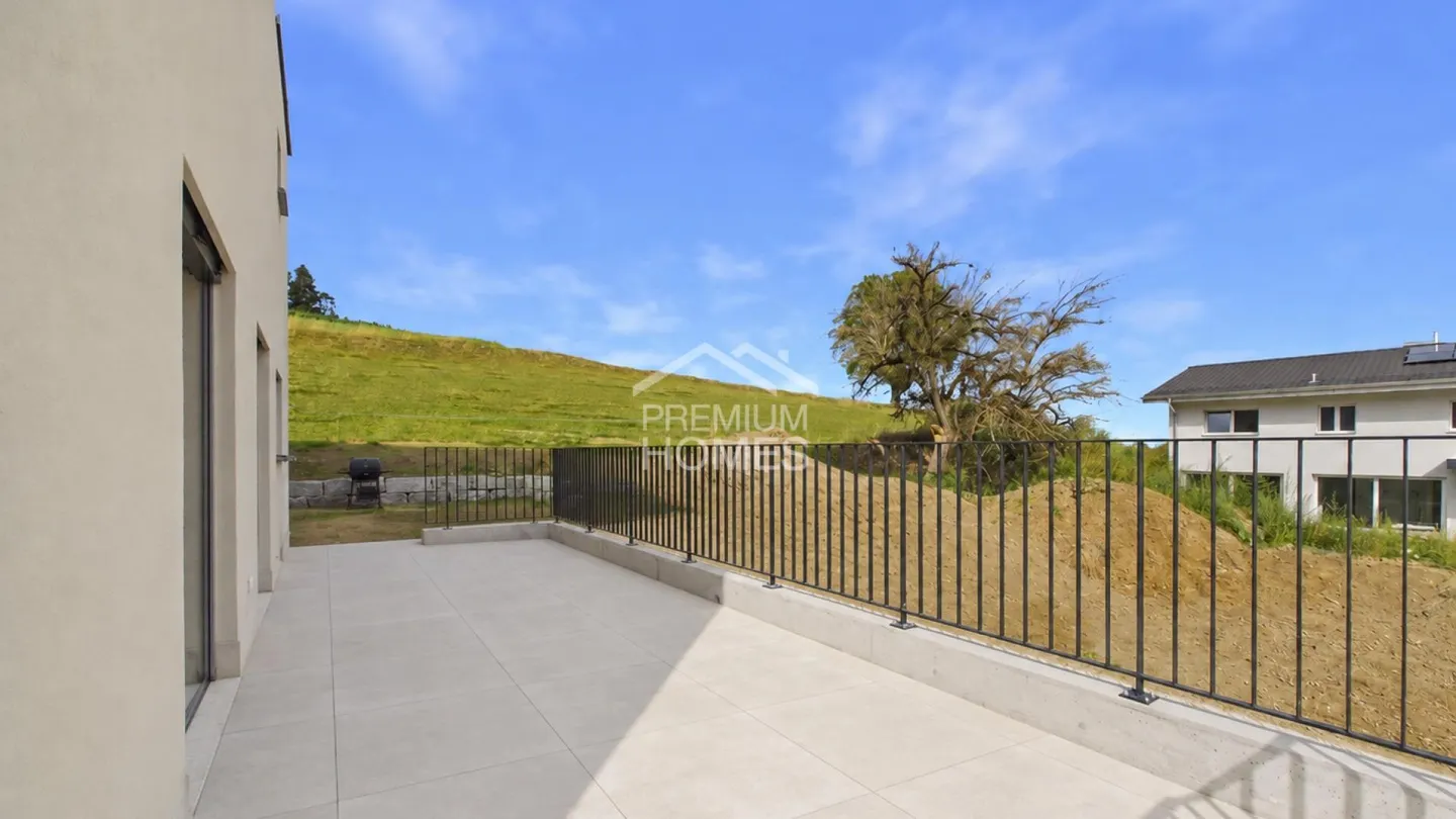 Modern living with a view - Photo 1 of 9
