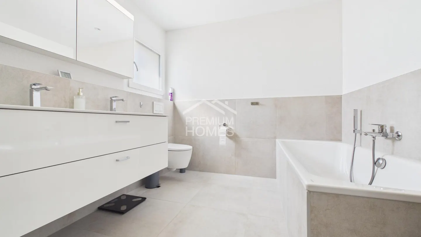 Modern living with a view - Photo 6 of 9