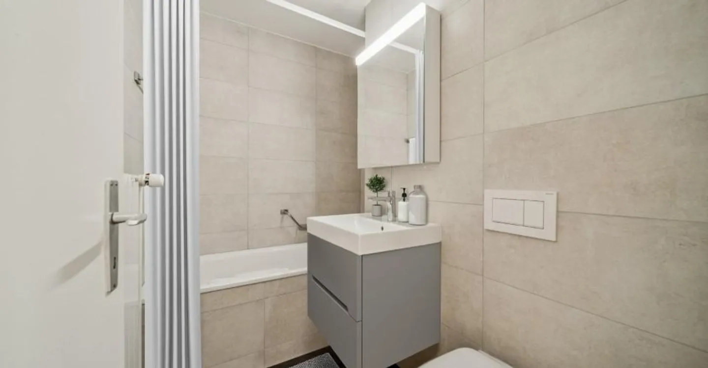 3.5 Zimmer renoviert in ruhiger und grüner Gegend - Foto 2 von 4