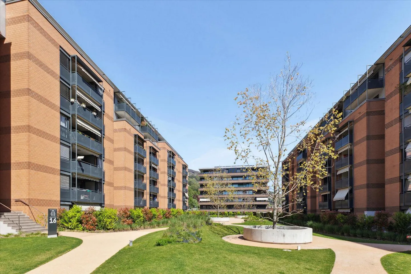 Modernes Apartment in Agno mit Balkon - Foto 1 von 12