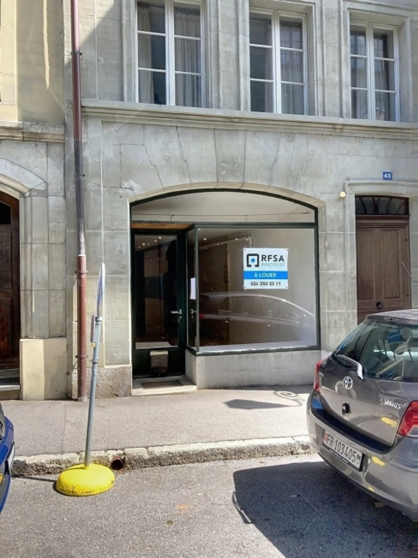 Spazi commerciali al piano terra - Foto 4 di 5