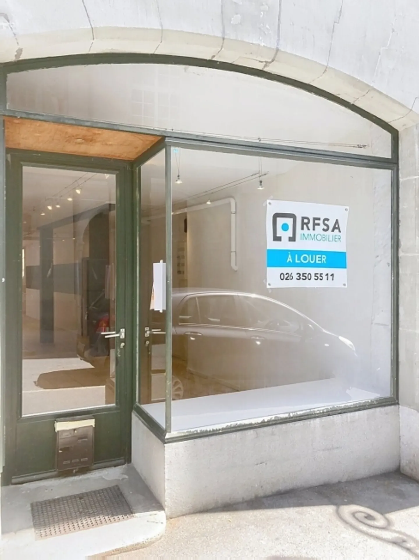 Spazi commerciali al piano terra - Foto 5 di 5