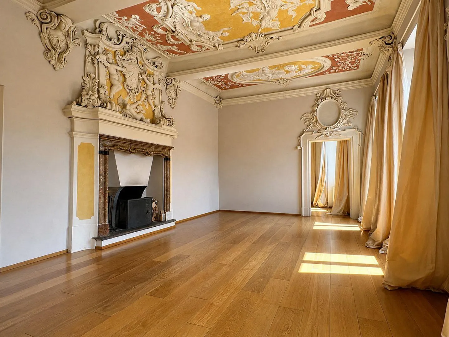 Elegantes Duplex mit Panoramablick auf den See - Foto 1 von 21