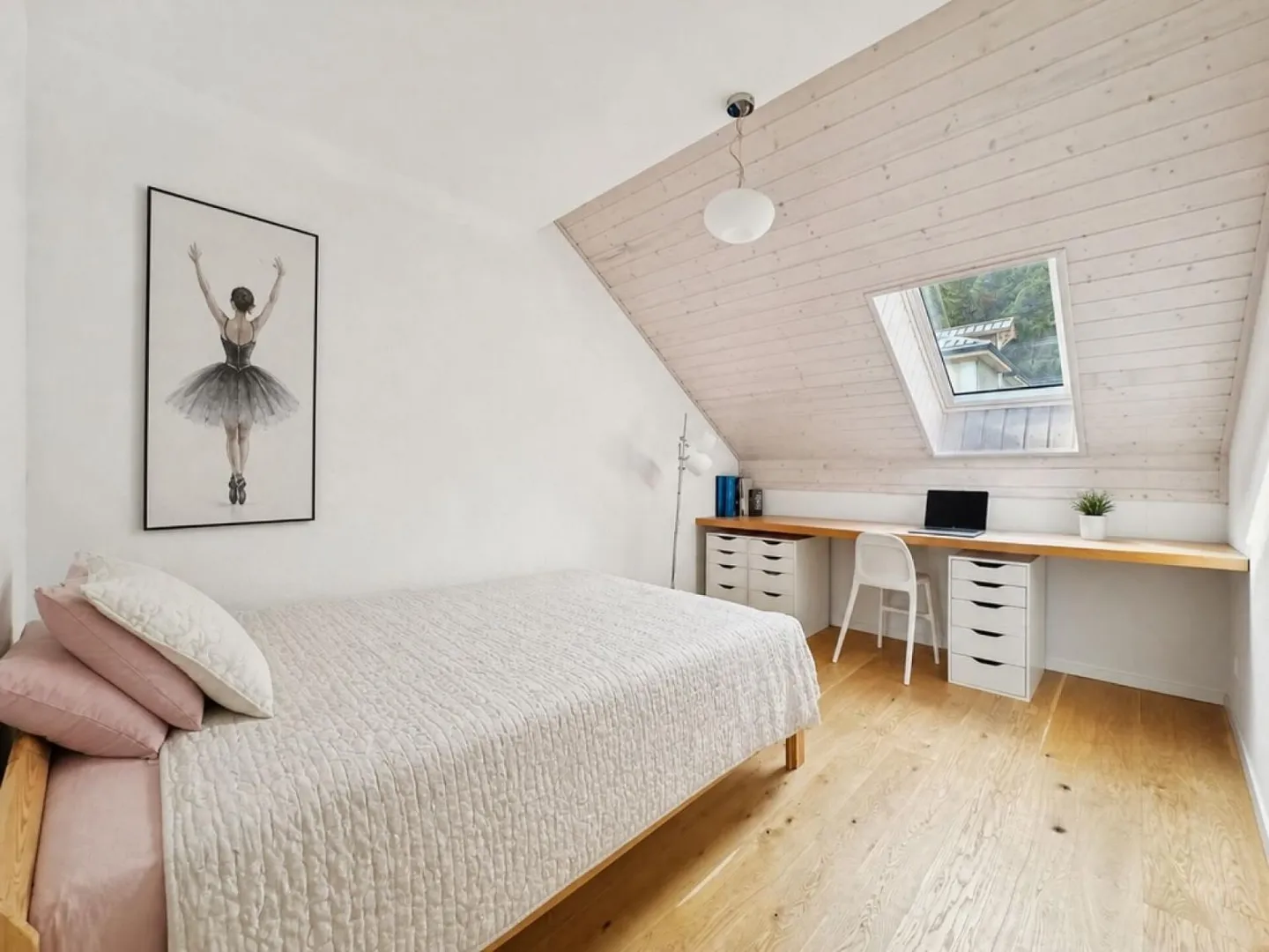 APPARTEMENT DUPLEX AVEC 5,5 CHAMBRES ET 2 BAINS BALCON - Photo 8 sur 11