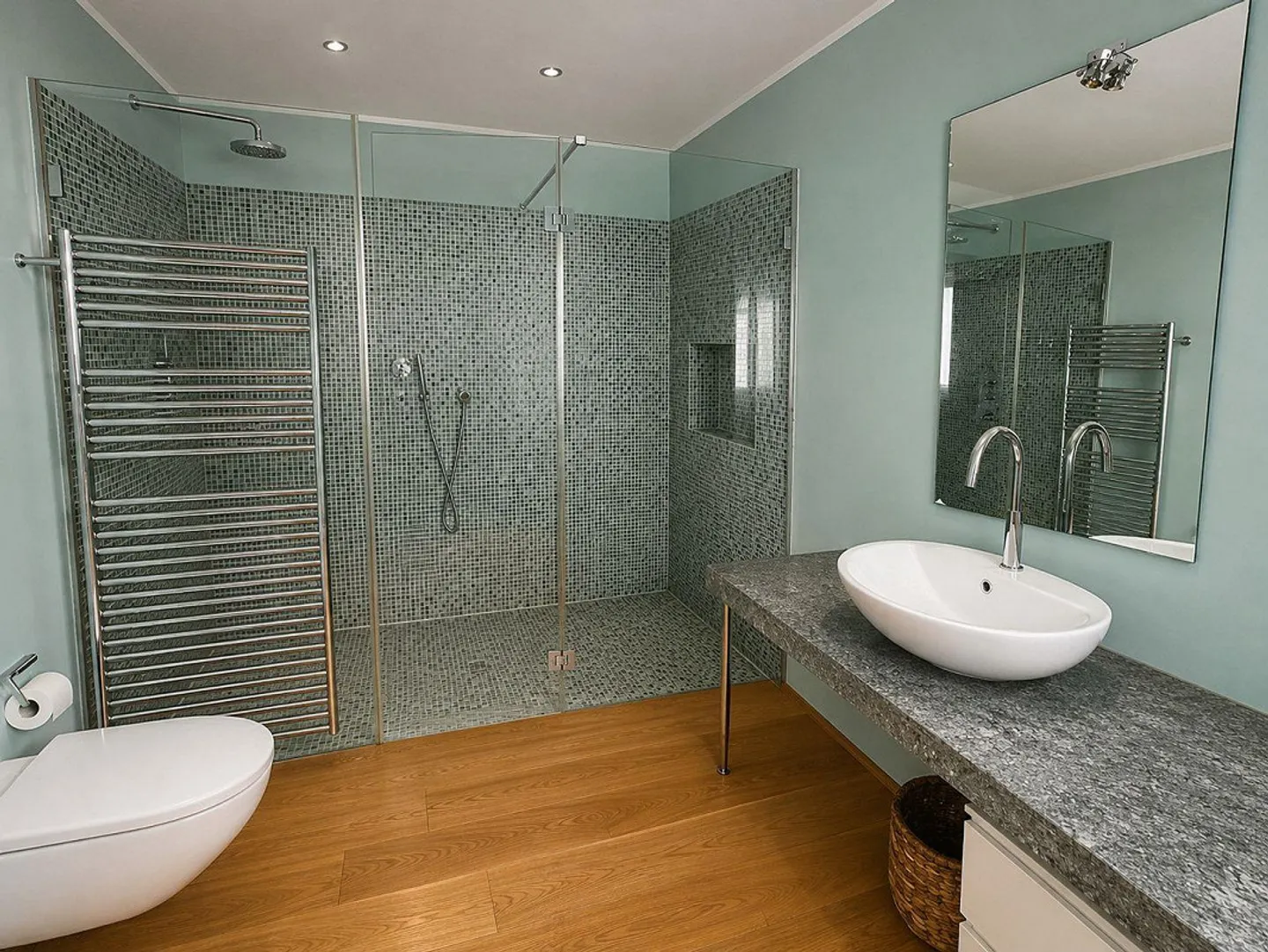 Elegantes Duplex mit Panoramablick auf den See - Foto 14 von 21