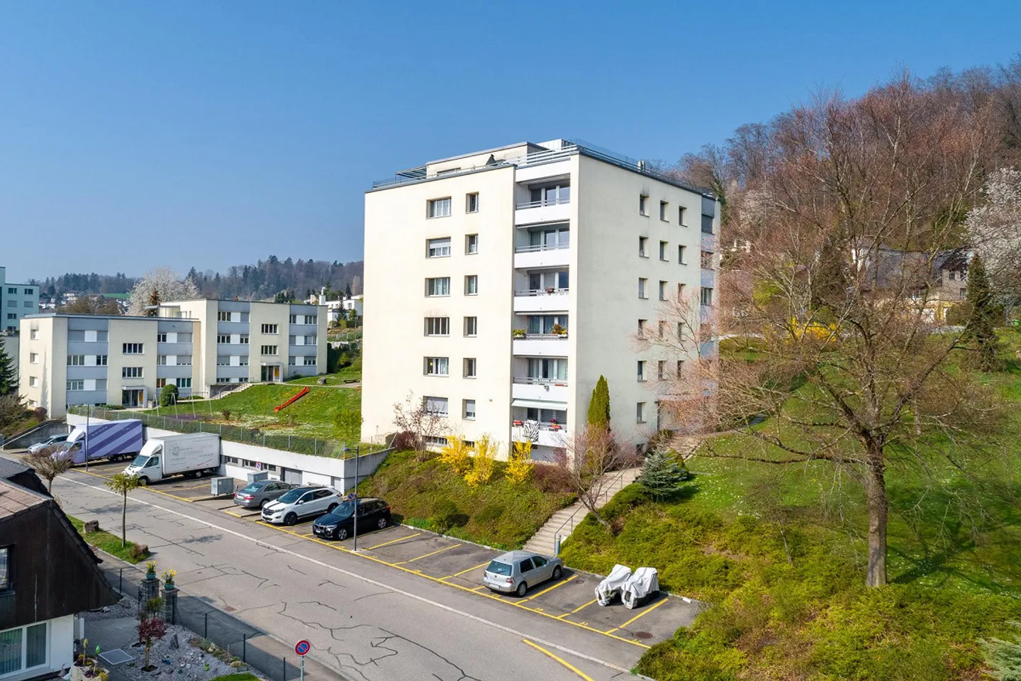 Appartement dans un endroit calme - Photo 1 sur 13