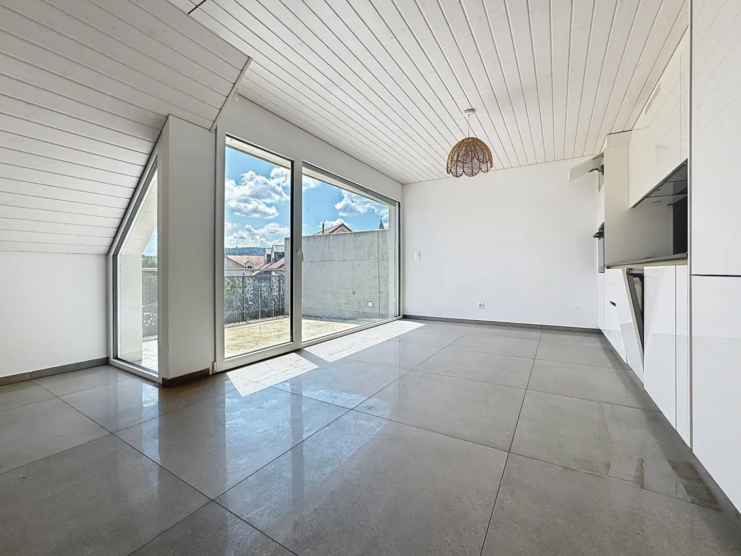3.5 Room Apartment - Photo 1 of 8