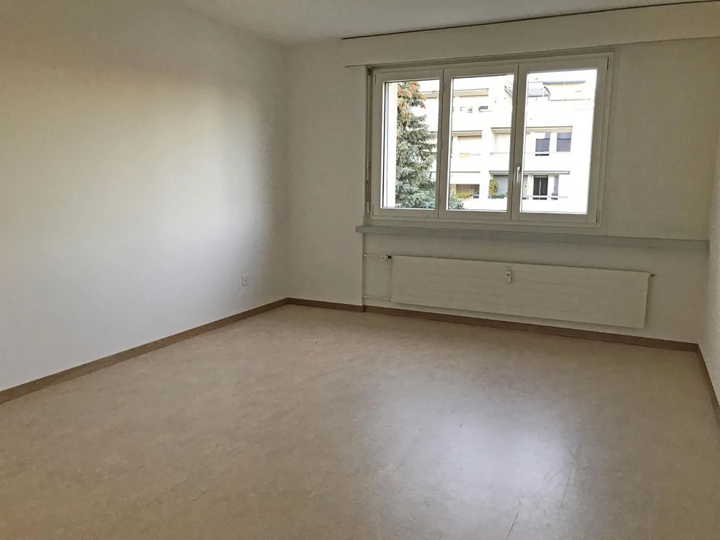 Appartement dans un endroit calme - Photo 6 sur 13