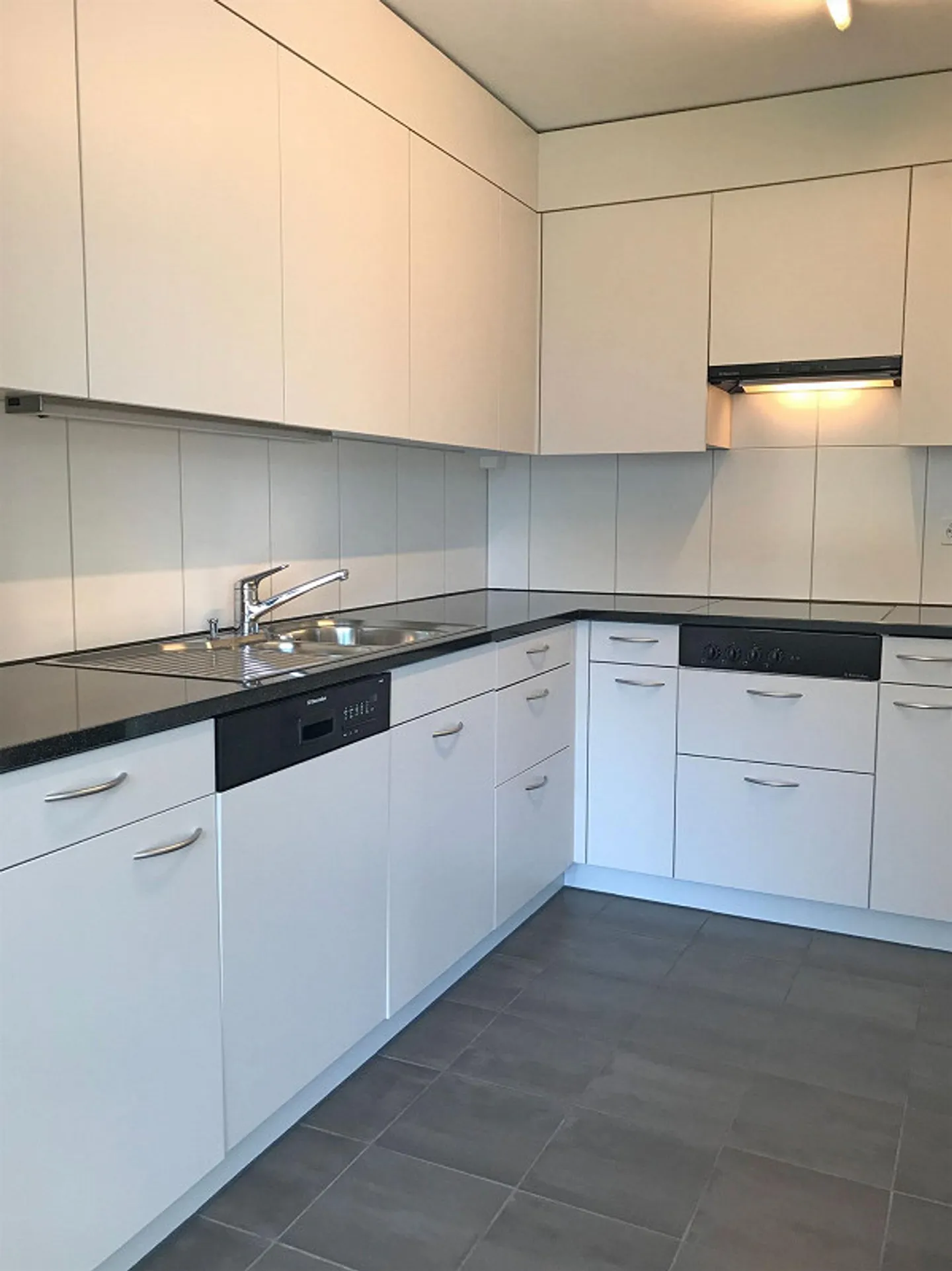 Appartement dans un endroit calme - Photo 8 sur 13