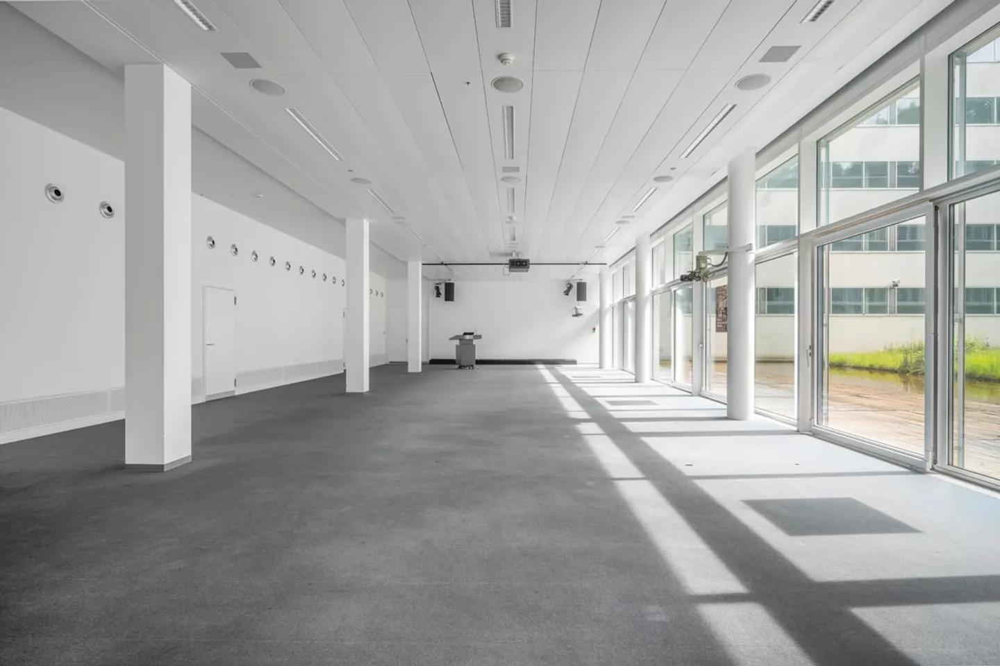 La tua nuova sede: Centrale, moderna e pronta per essere abitata - Foto 6 di 13