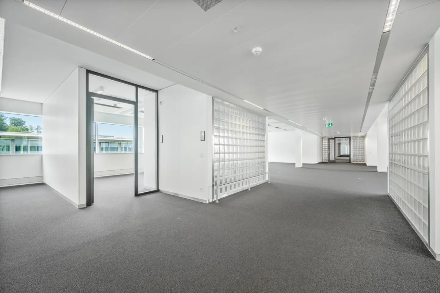 La tua nuova sede: Centrale, moderna e pronta per essere abitata - Foto 7 di 13