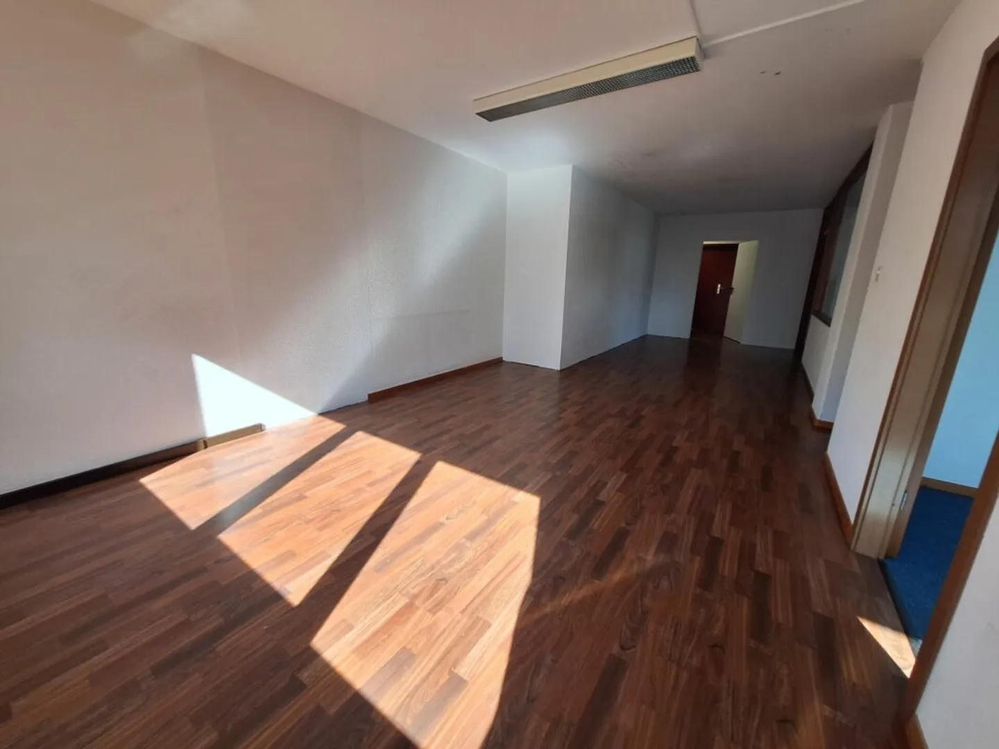 For rent: Commercial space in Boveresses 42 - Photo 1 of 8